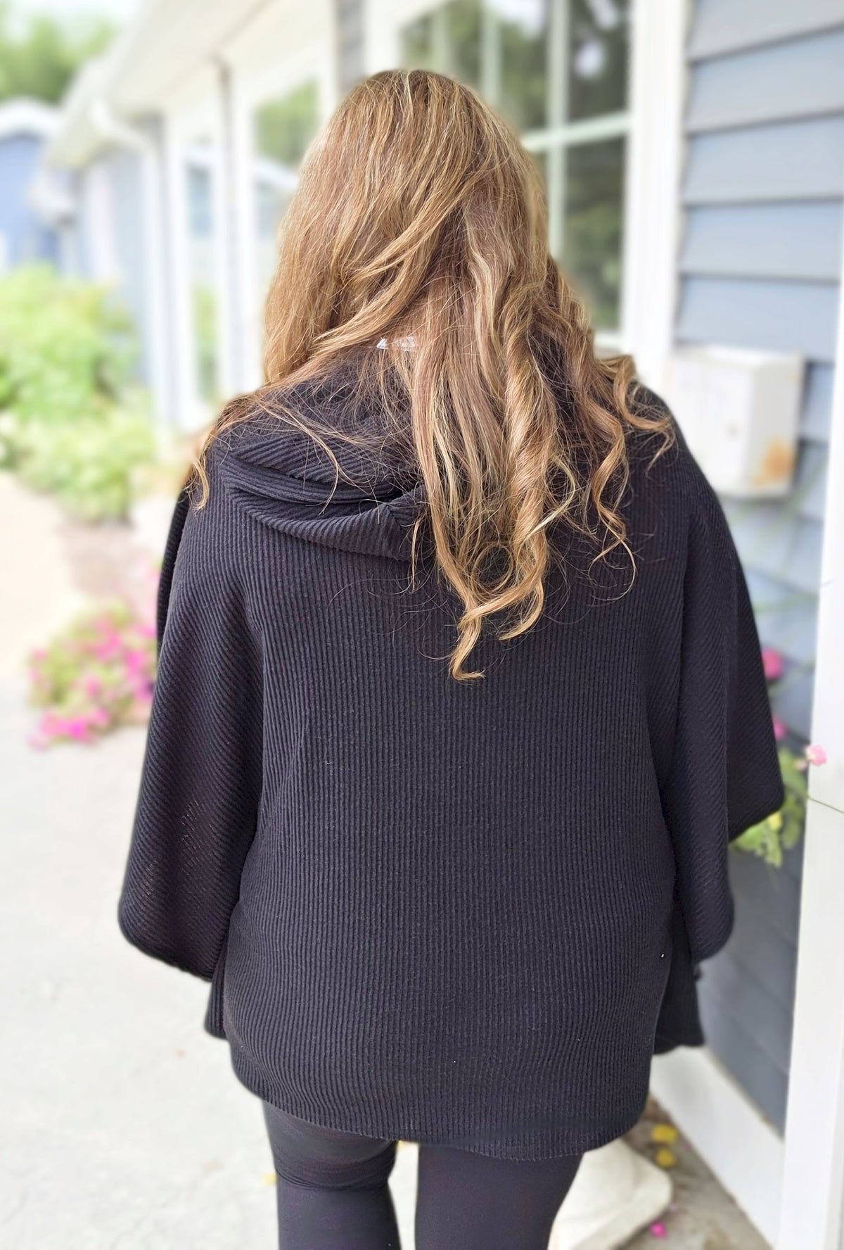 DEAR SCARLETT HORIZON PONCHO HOODIE - BLACK