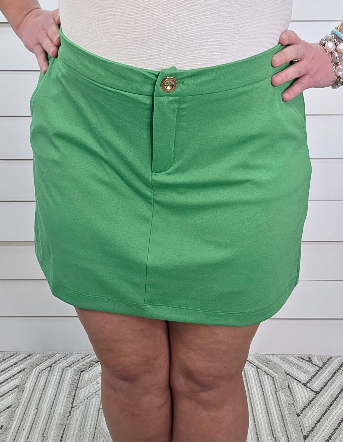 DEAR SCARLETT RELAXED SKORT - KELLY GREEN