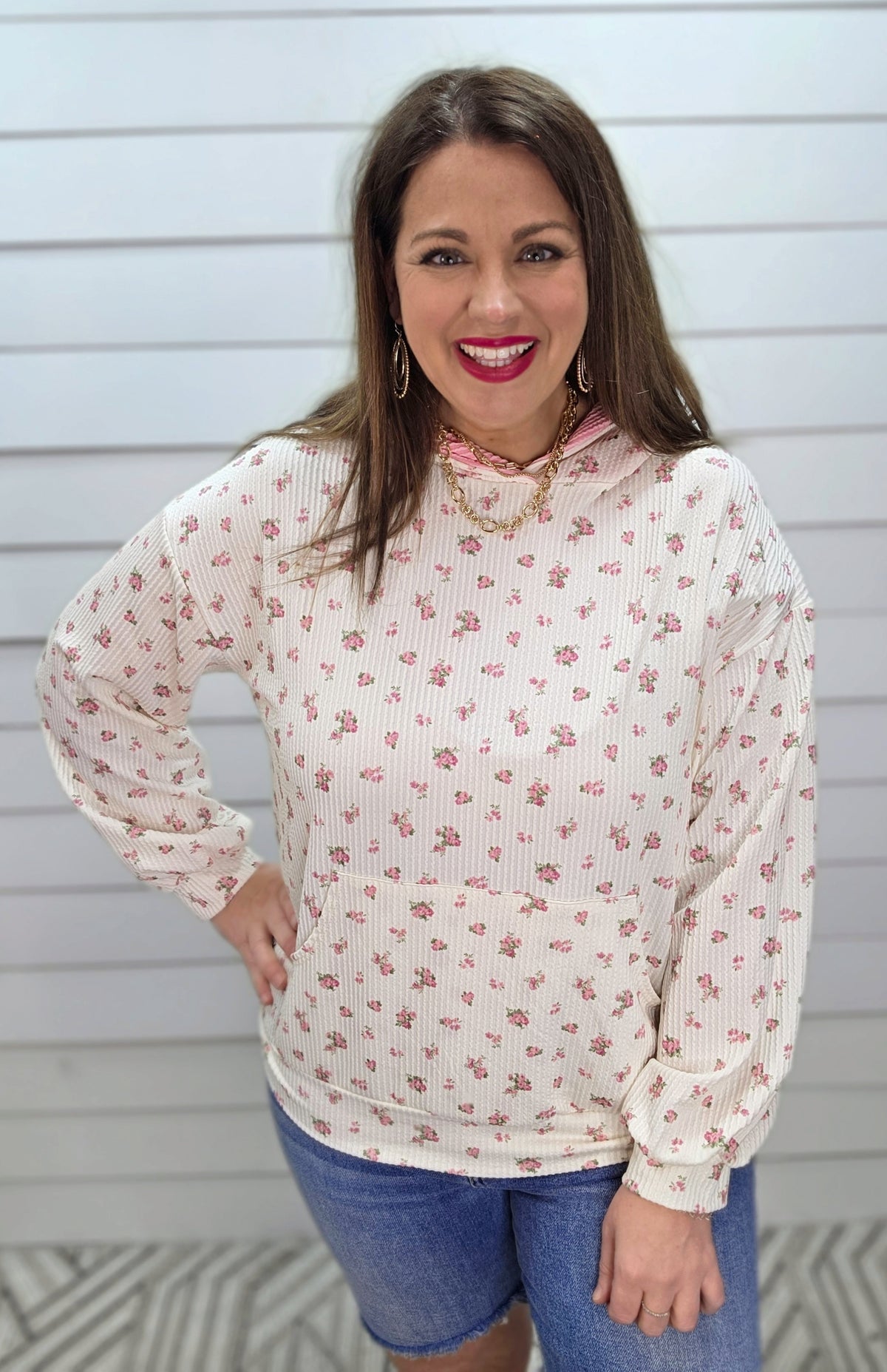 WHITE/PINK PETITE FLORAL RAISED RIBBED LIGHT WEIGHT HOODIE