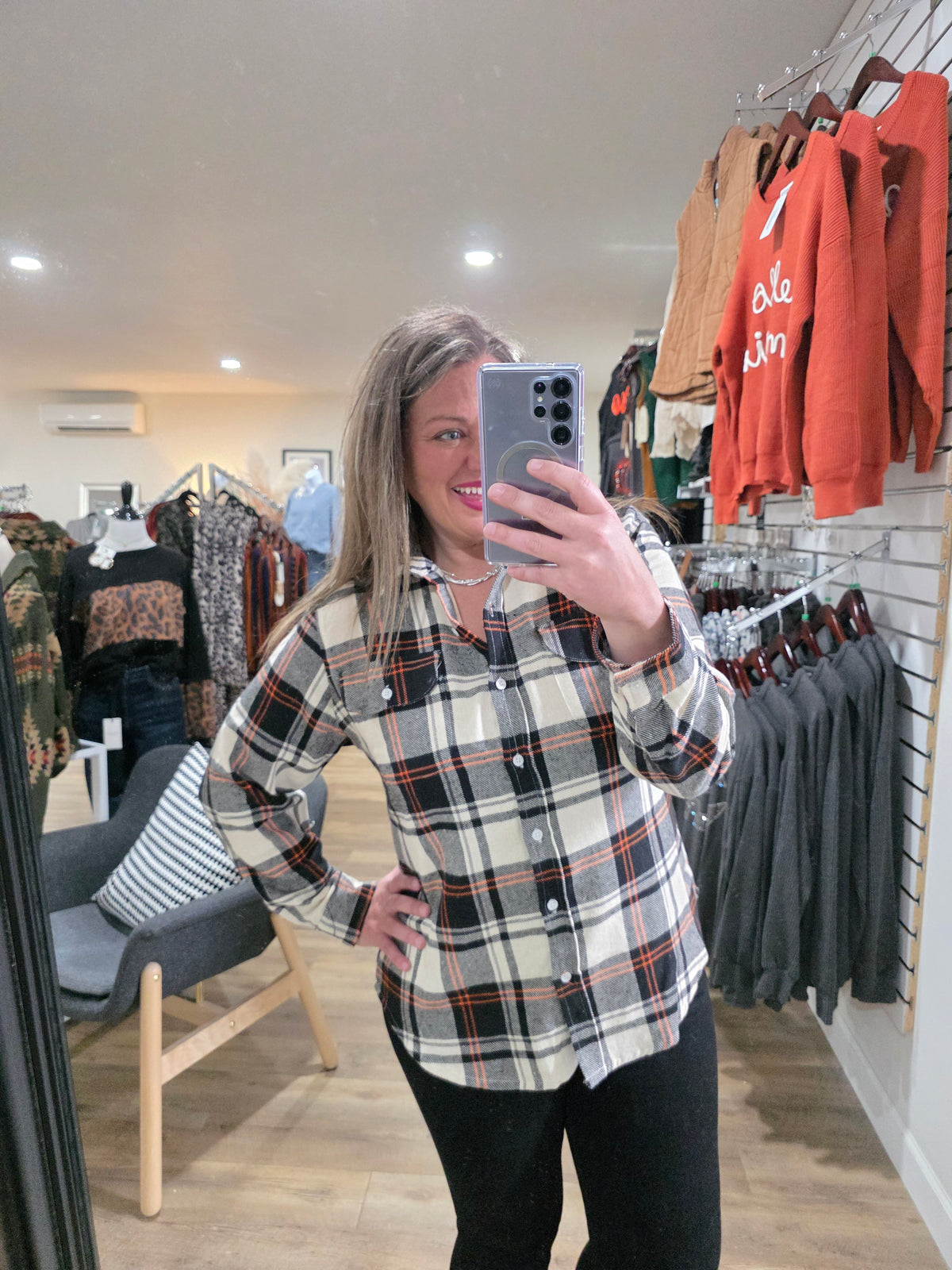 BLACK/ORANGE PLAID FLANNEL BUTTON DOWN