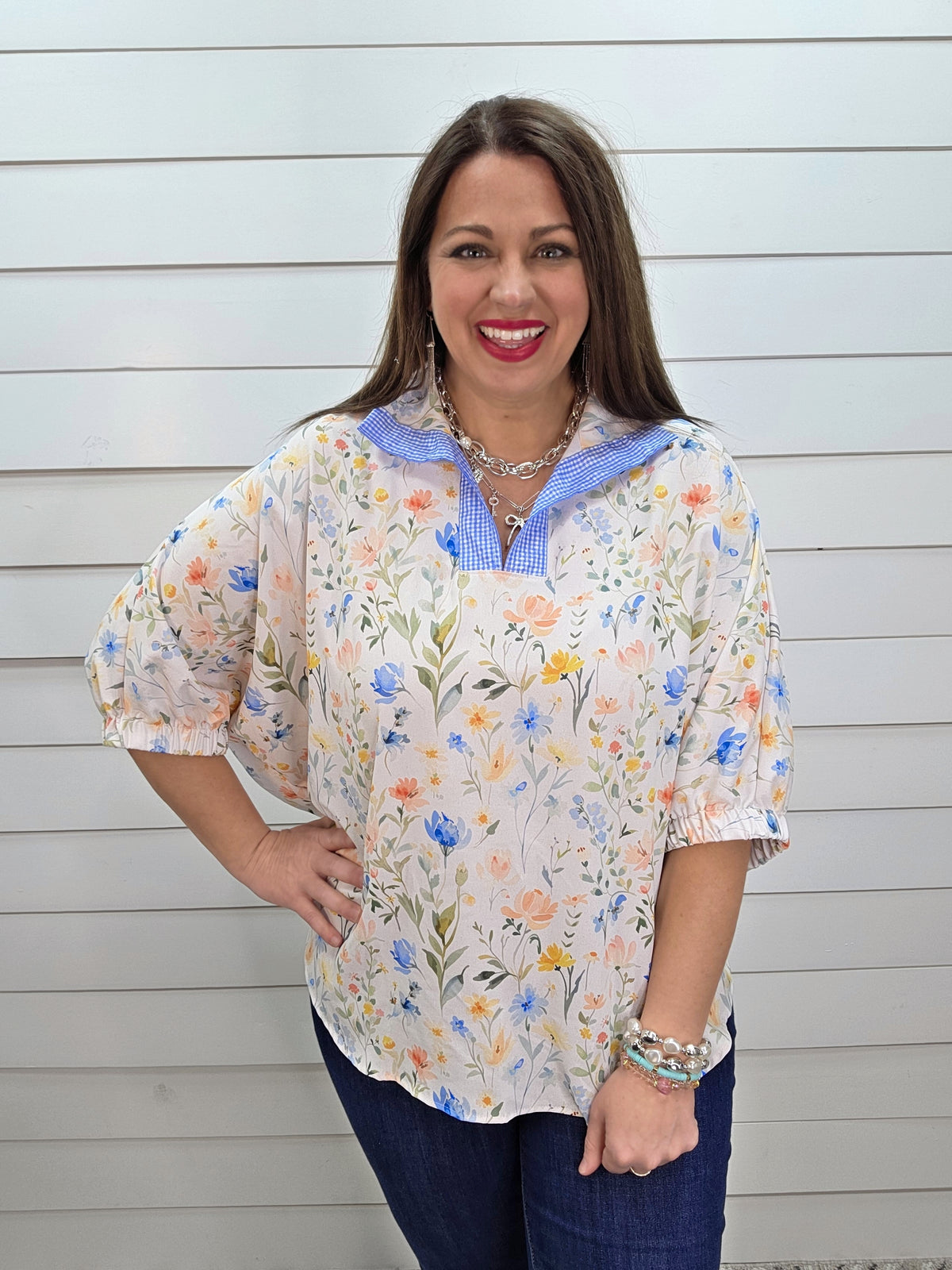 IVORY/BLUE FLORAL LOOSE FIT WOVEN TOP W/ GINGHAM TRIM