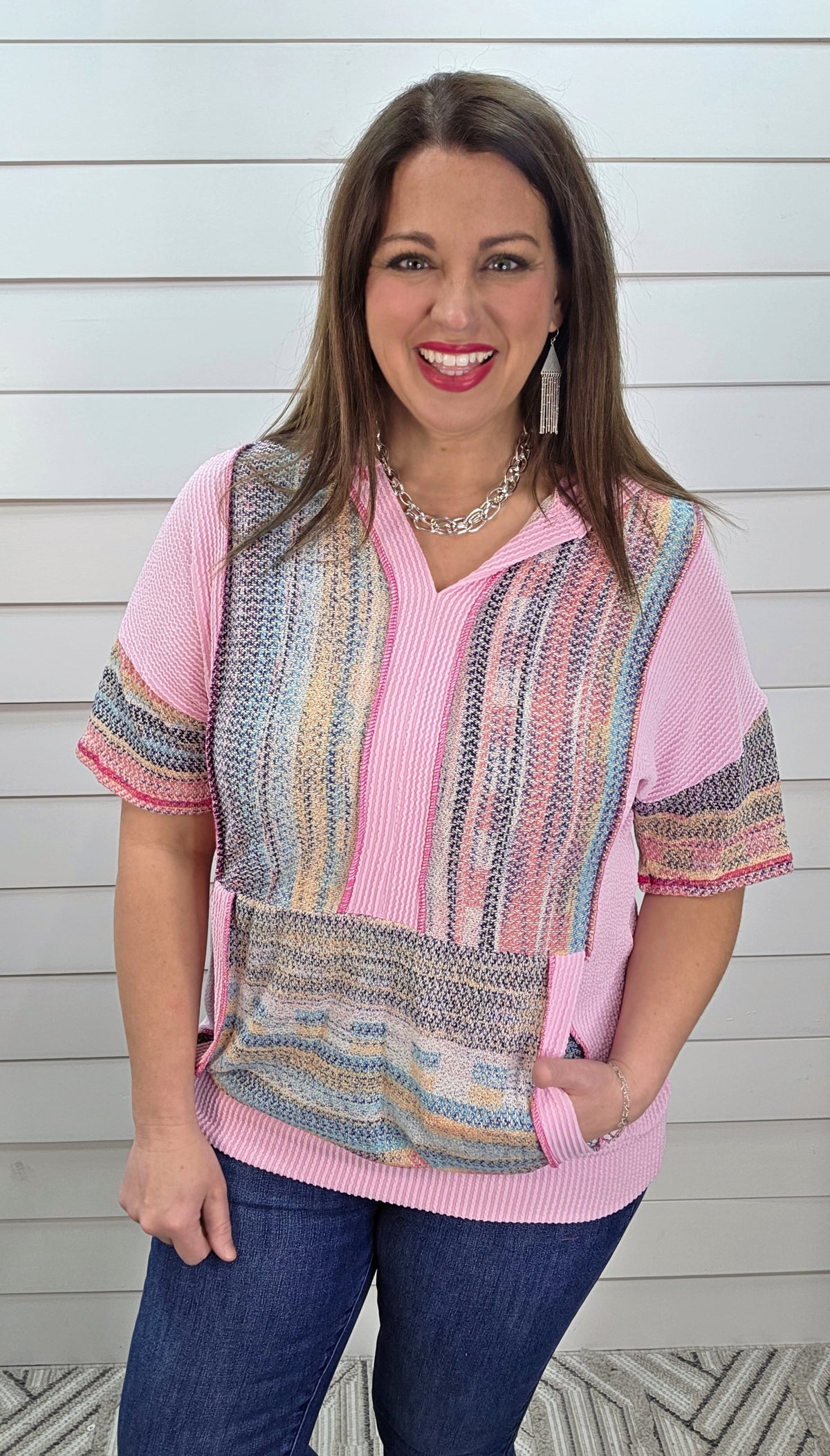 PINK/MULTI COLOR KNIT SHORT SLEEVE HOODED TOP