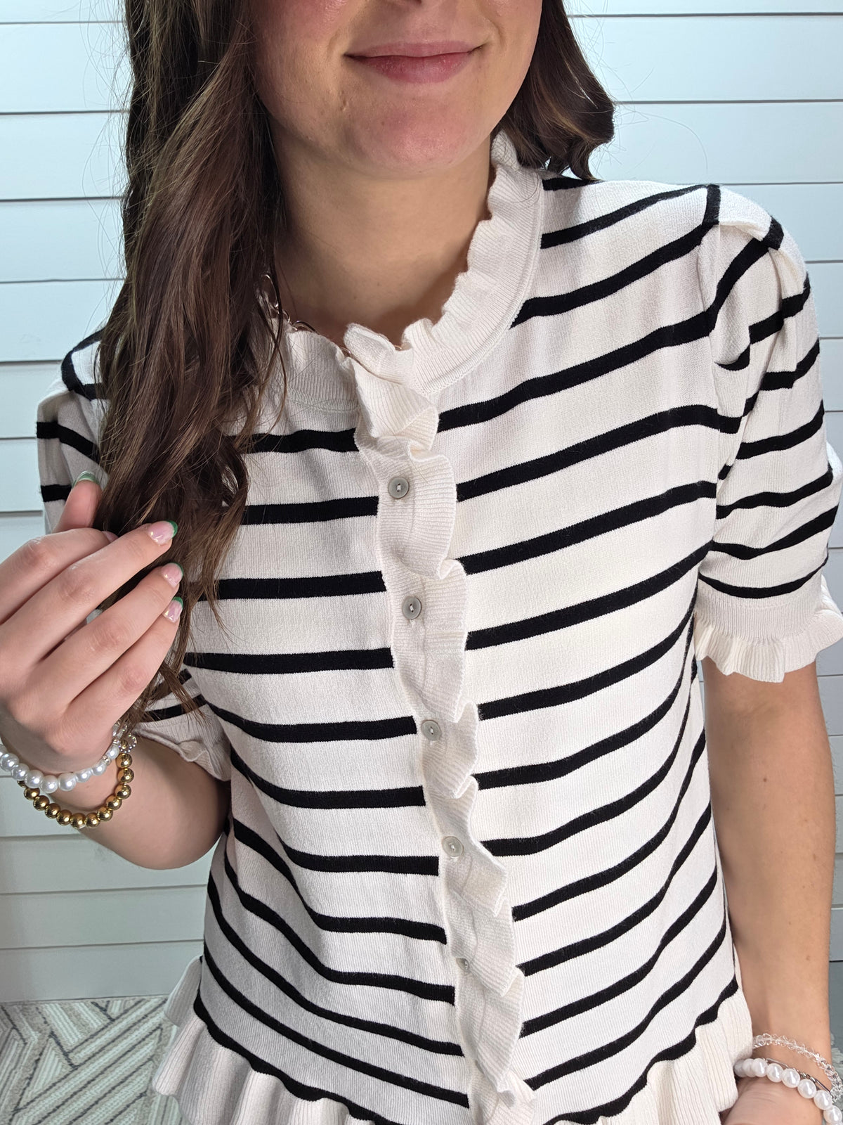 BEIGE STRIPED BUTTON DOWN SHORT SLEEVE SWEATER CARIGAN/TOP