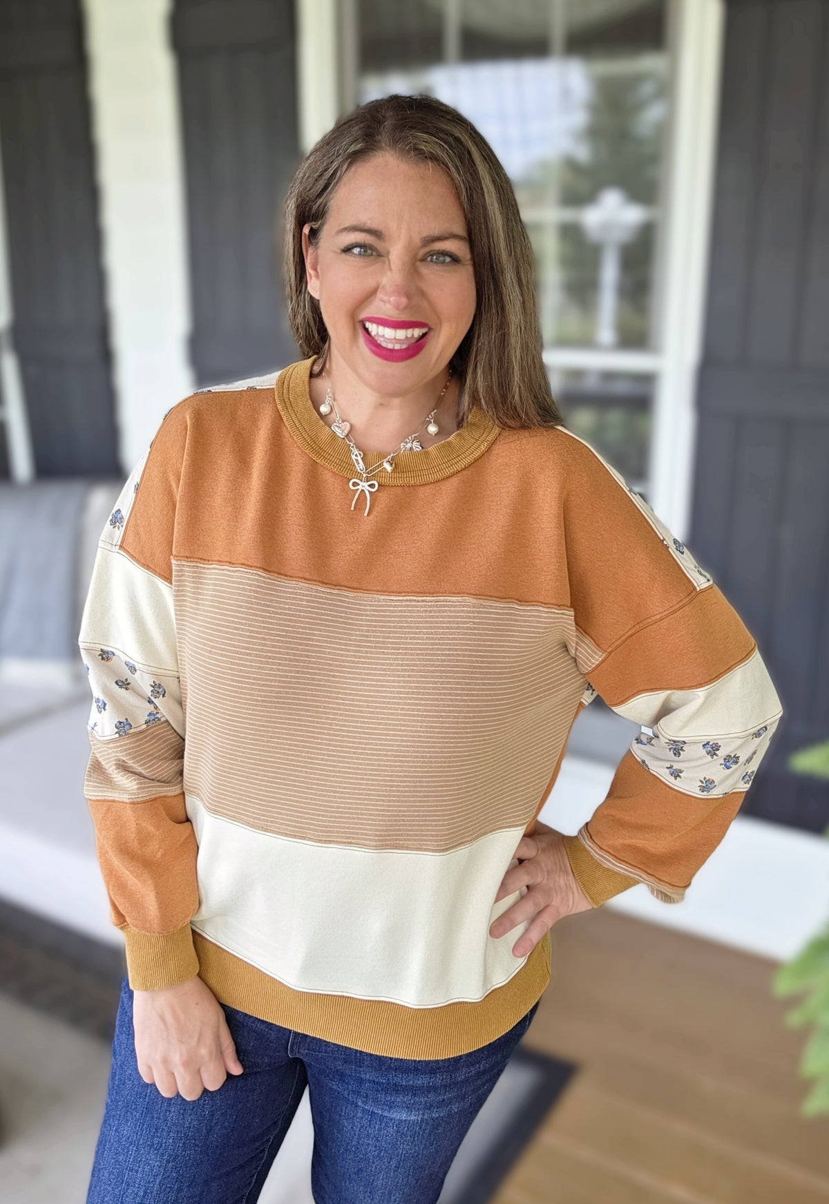 CAMEL COLORBLOCK FLORAL ACCENT PULLOVER