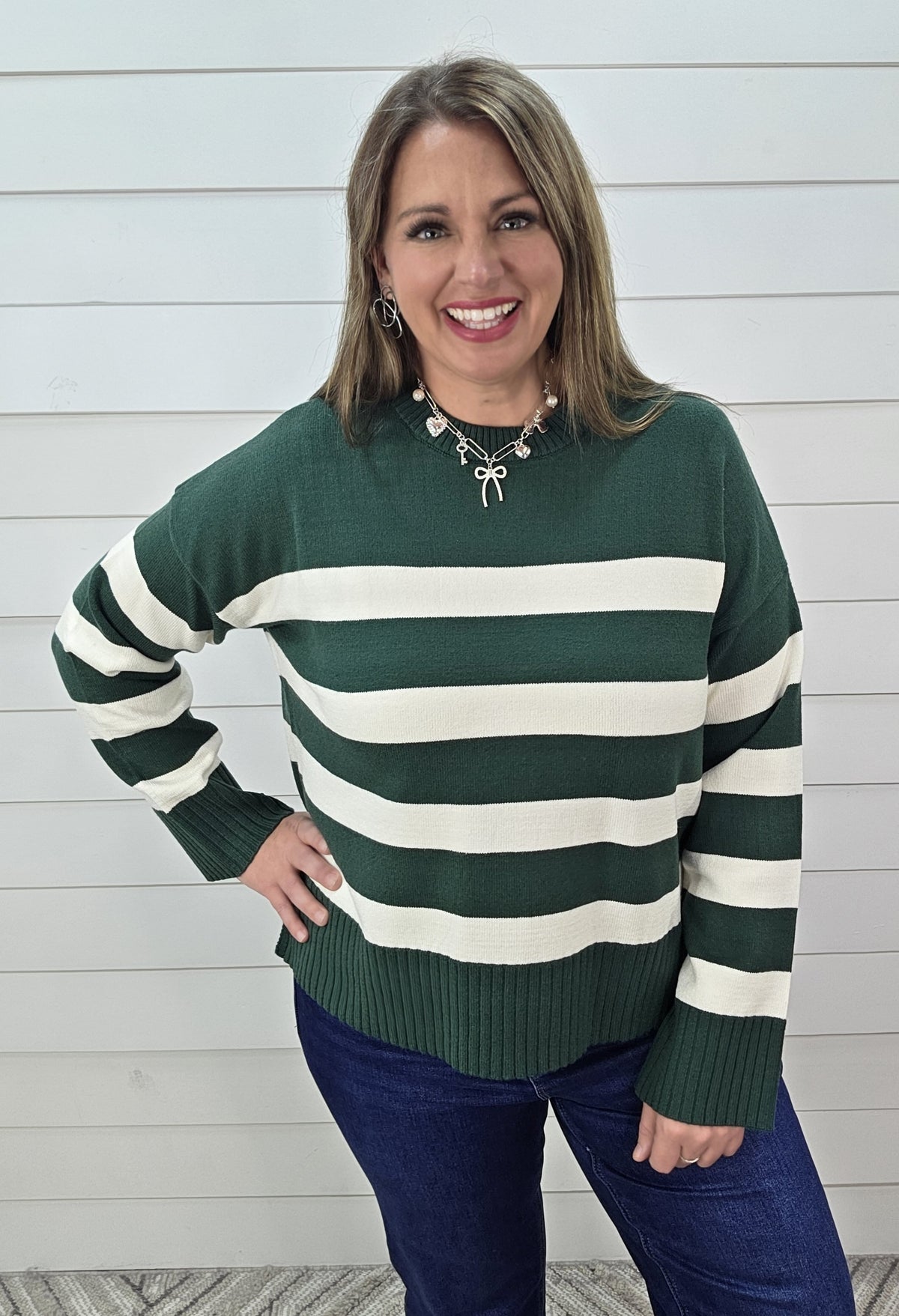 GREEN/CREAM STRIPED PULLOVER SWEATER
