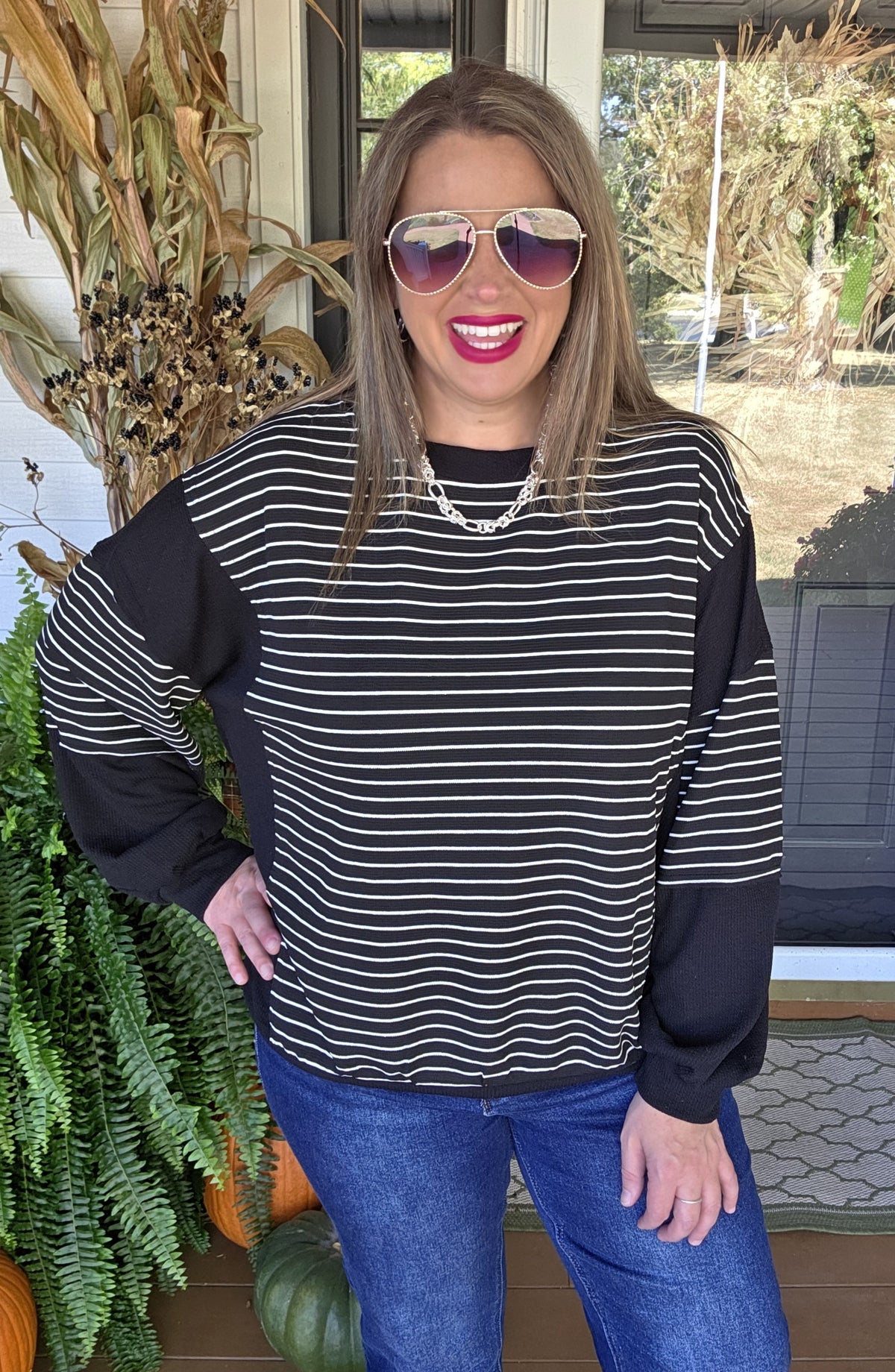 BLACK/WHITE STRIPED CONTRAST KNIT TOP
