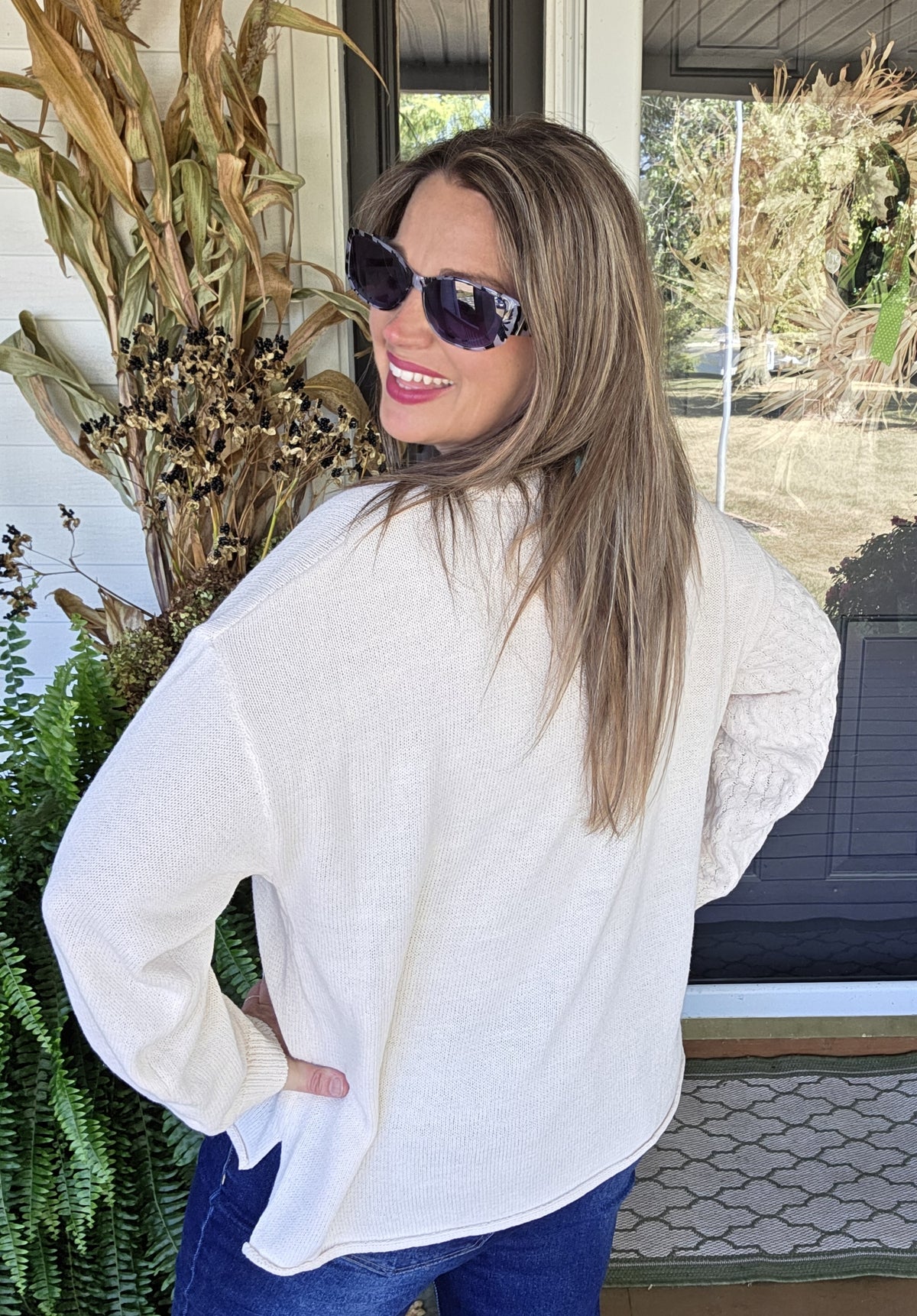 IVORY BUTTON CONTRAST KNIT SWEATER