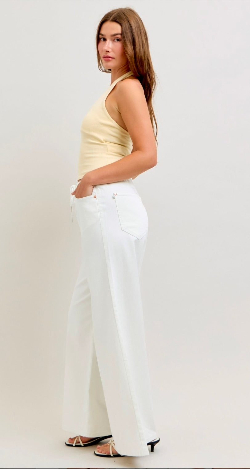 JUDY BLUE WHITE FEATHERWEIGHT ELASTIC WAISTBAND PALAZZO JEANS