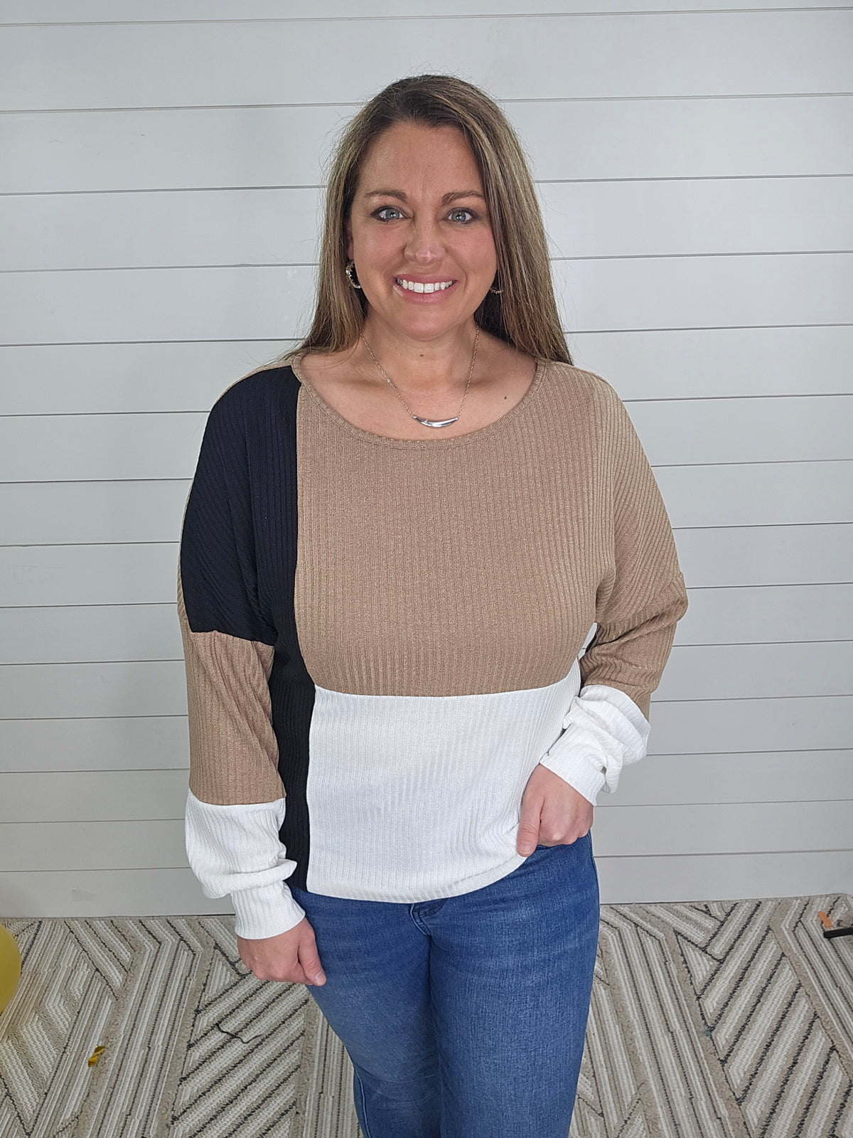 TAUPE/BLACK/IVORY COLORBLOCK KNIT TOP