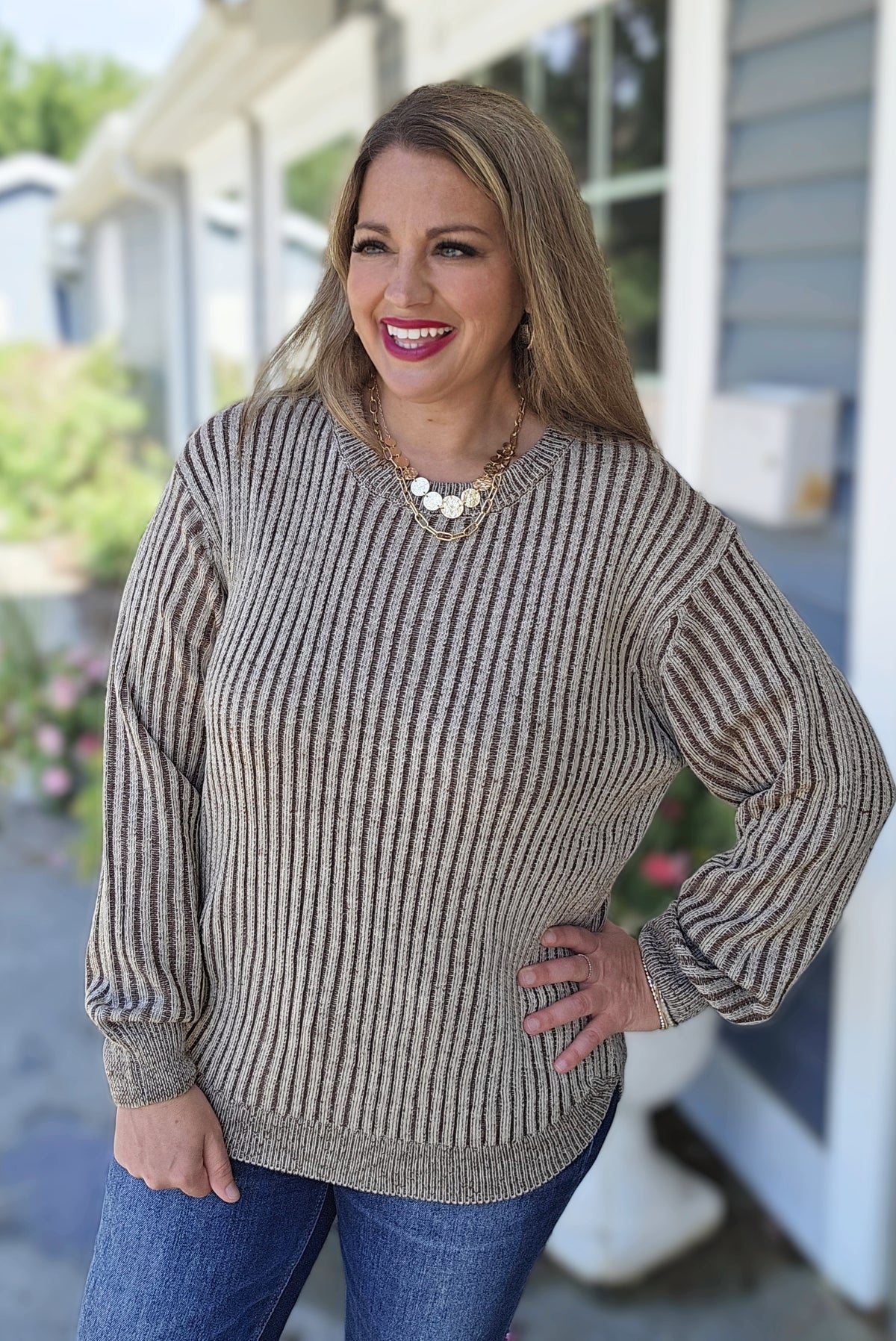 BROWN TWO TONE CURVED HEM SWEATER