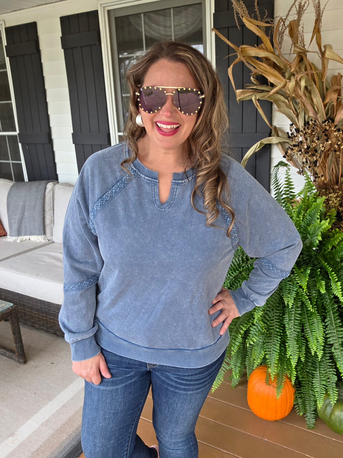 BLUE MINERAL WASH LACE TRIM PULLOVER