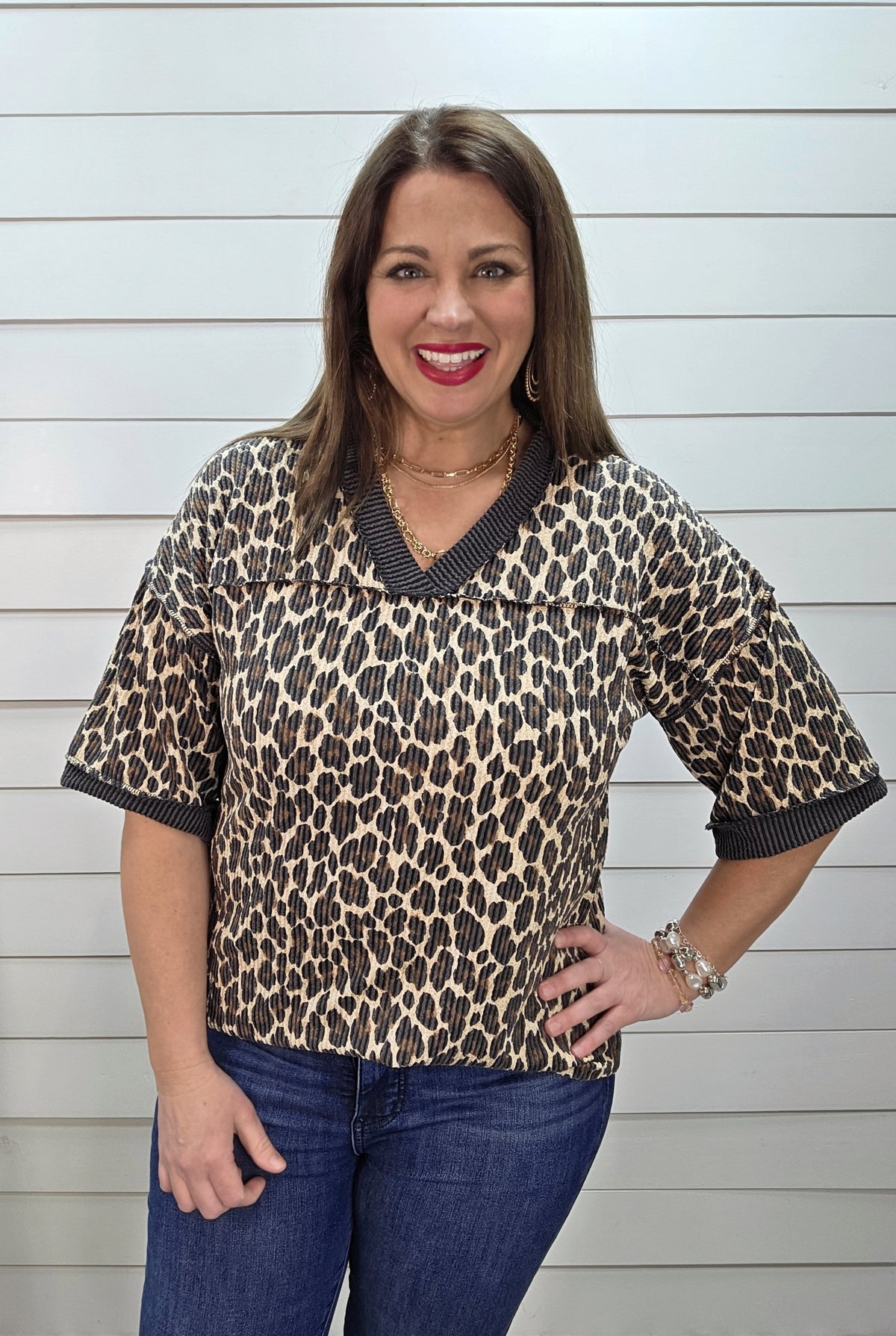 BROWN LEOPARD RAISED RIBBED KNIT TOP
