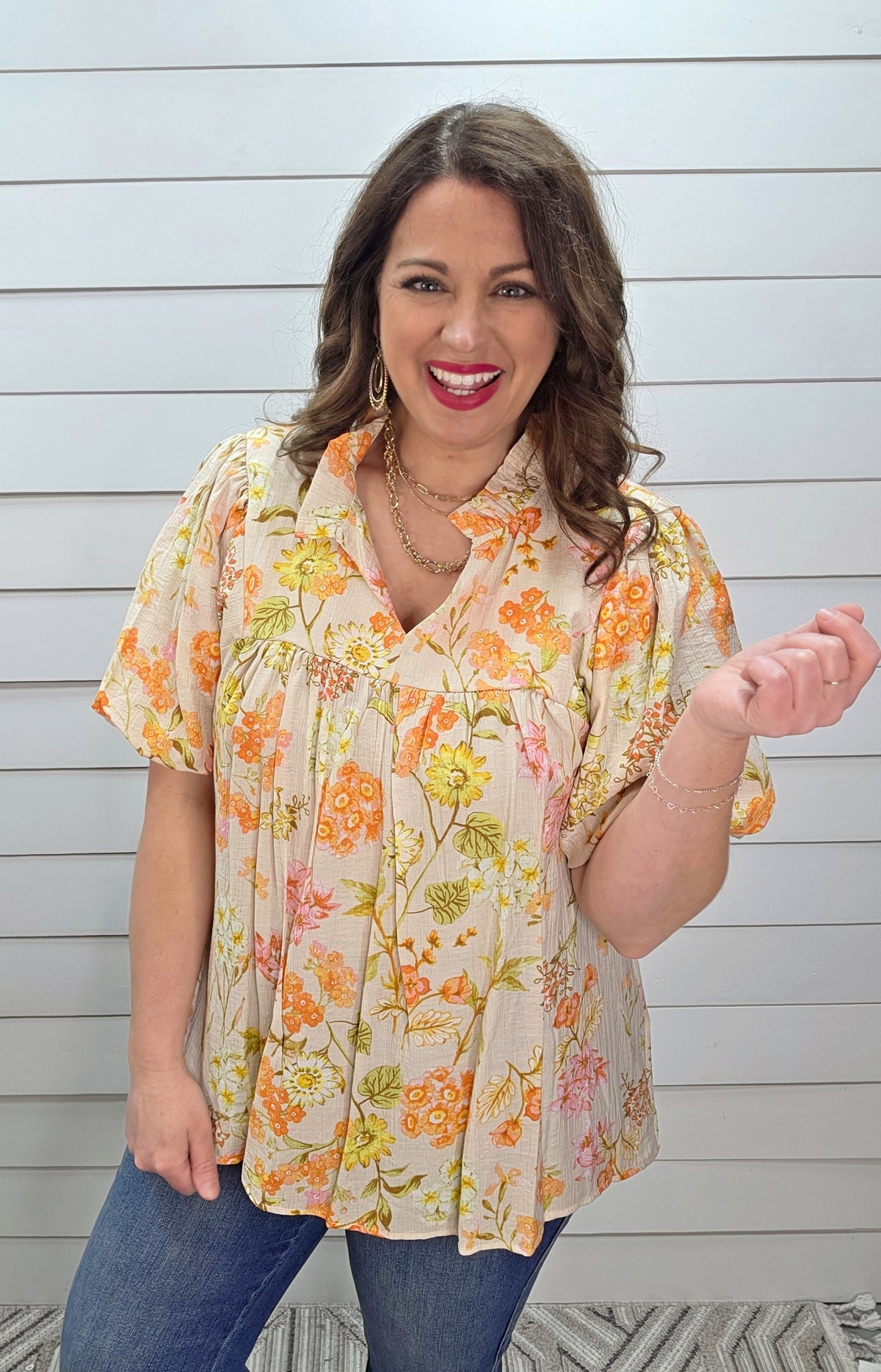 OATMEAL/TANGERINE FLORAL FRILL NECKLINE WOVEN TOP