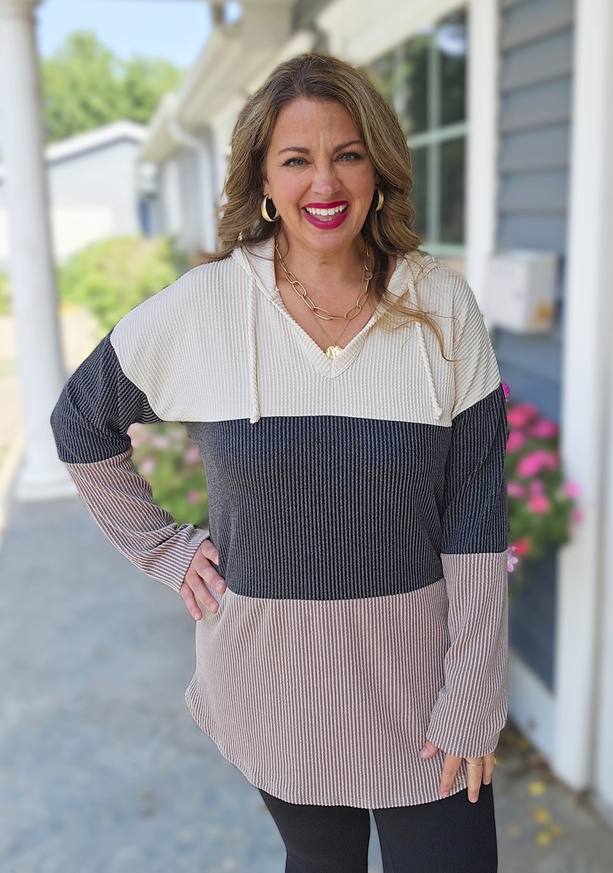 CREAM/CHARCOAL/MOCHA COLORBLOCK V NECK RAISED RIBBED HOODIE