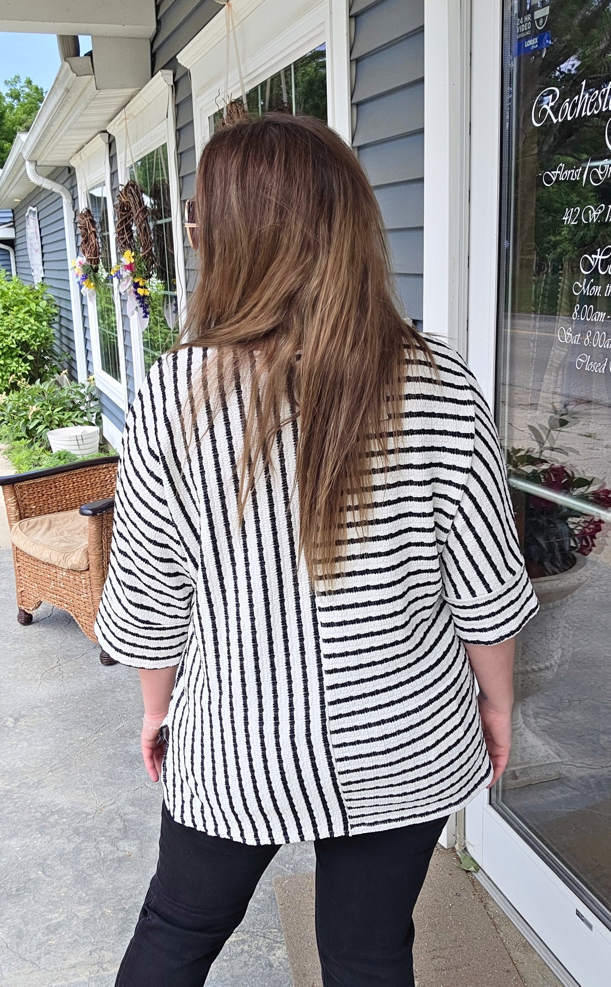 BLACK/WHITE TEXTURED KNIT STRIPED CONTRAST TOP