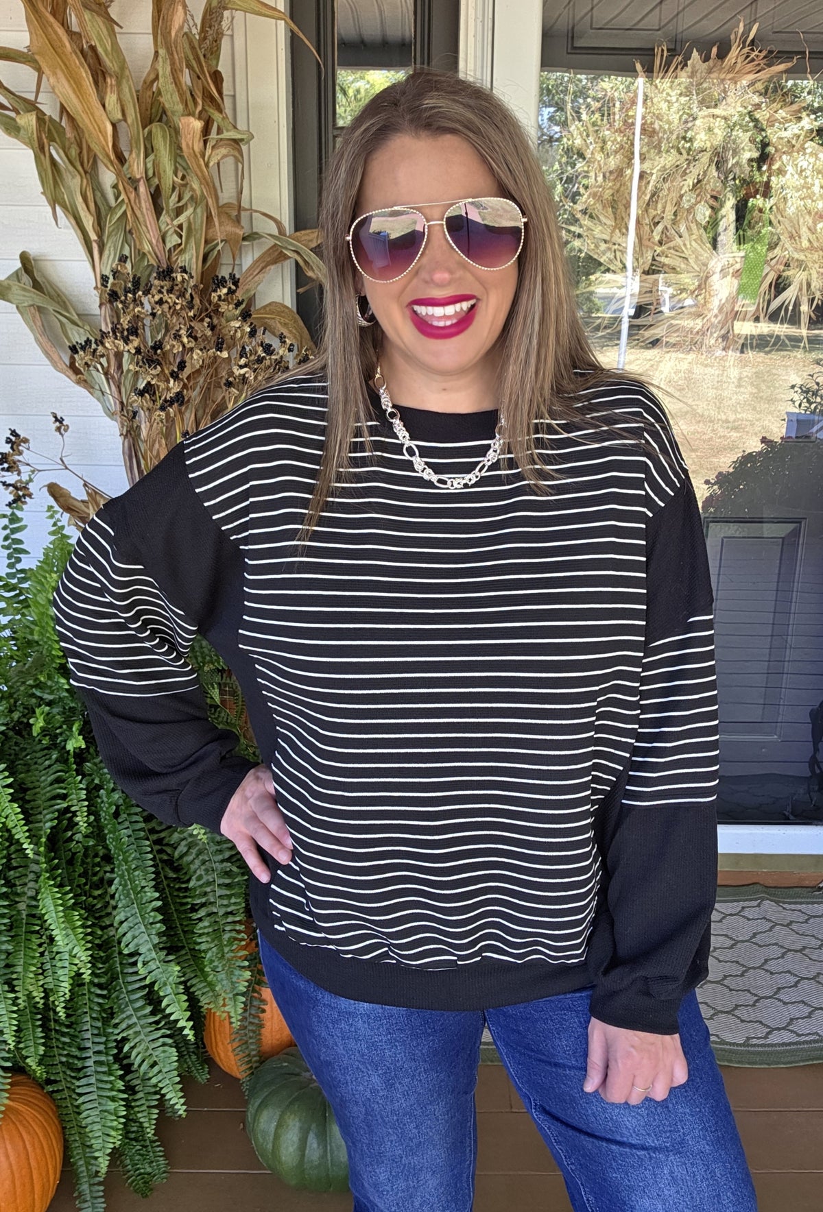 BLACK/WHITE STRIPED CONTRAST KNIT TOP