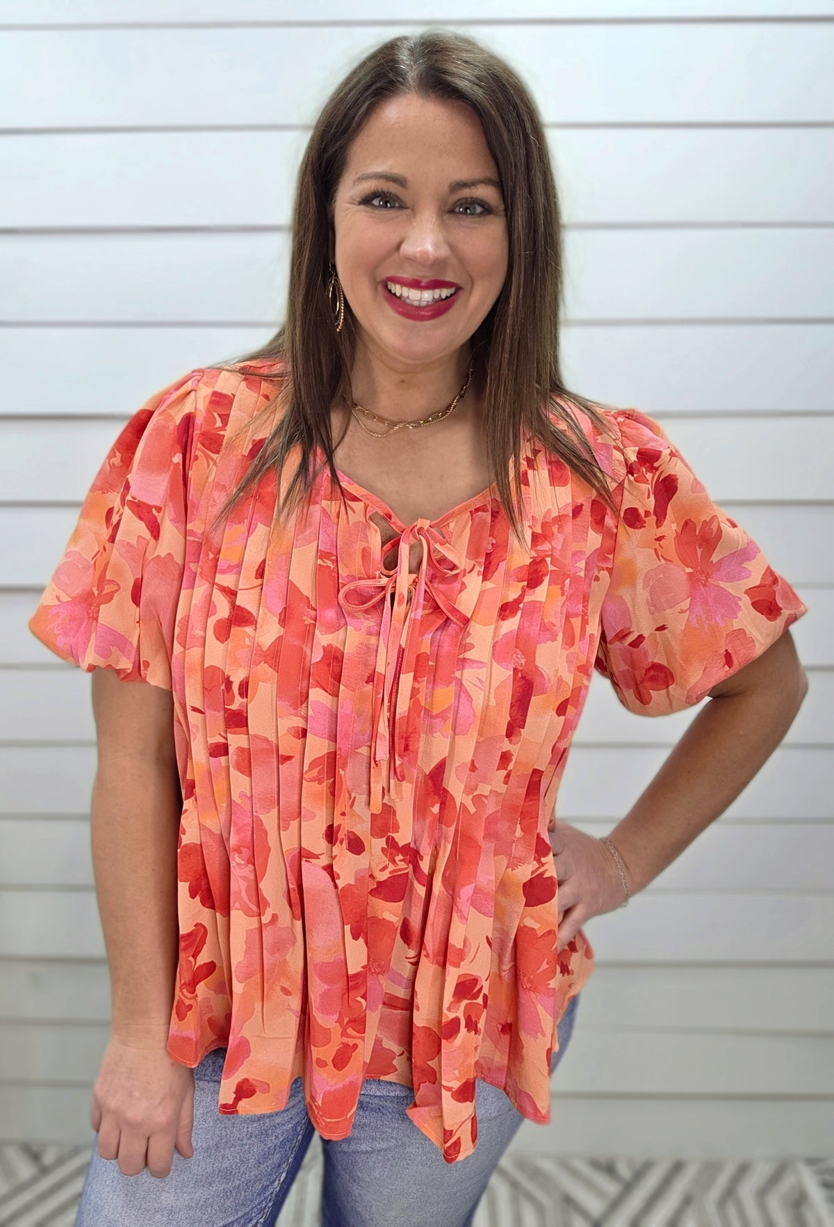 PEACH/CORAL FLORAL PLEATED WOVEN TOP