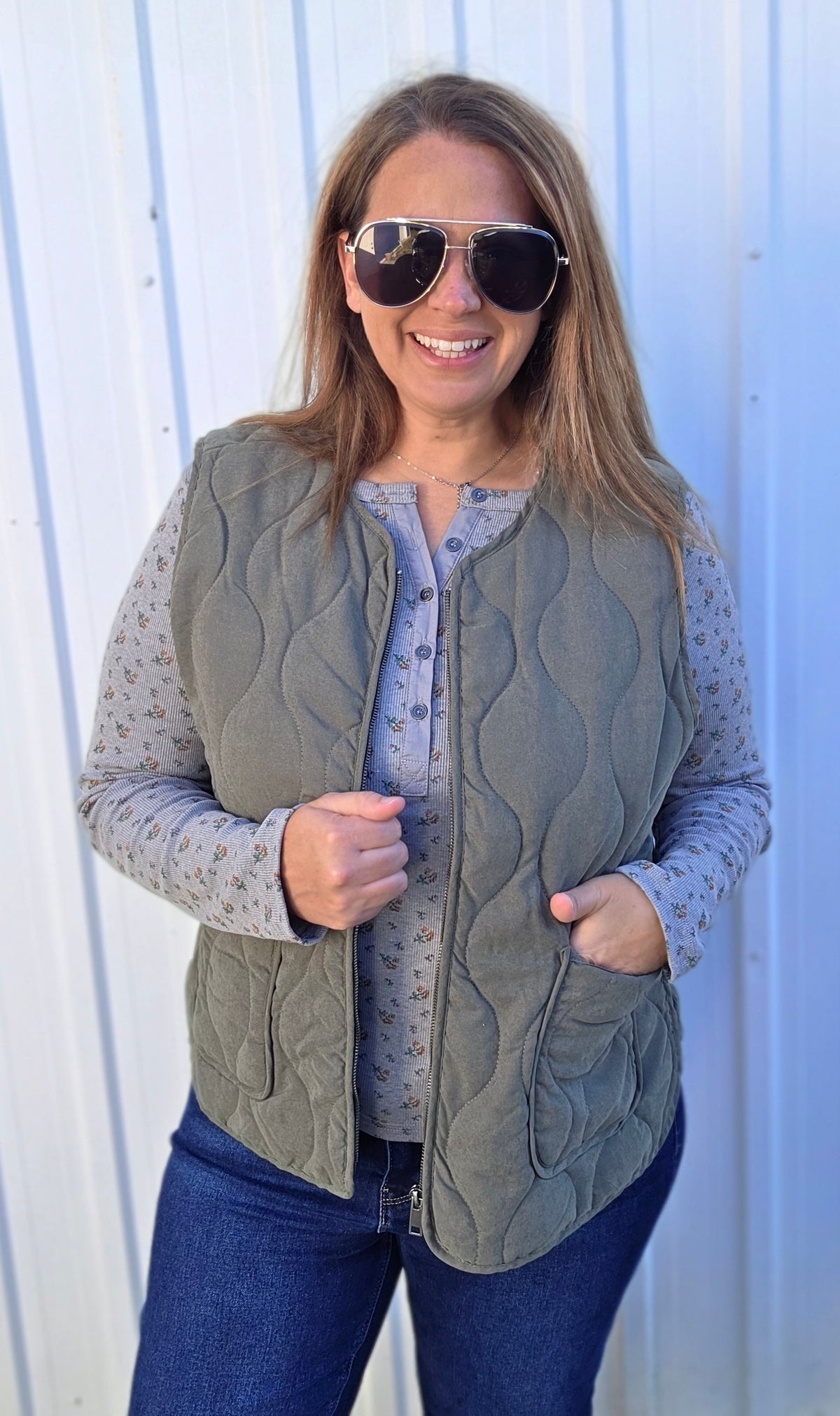 OLIVE QUILTED WOVEN ZIP UP VEST