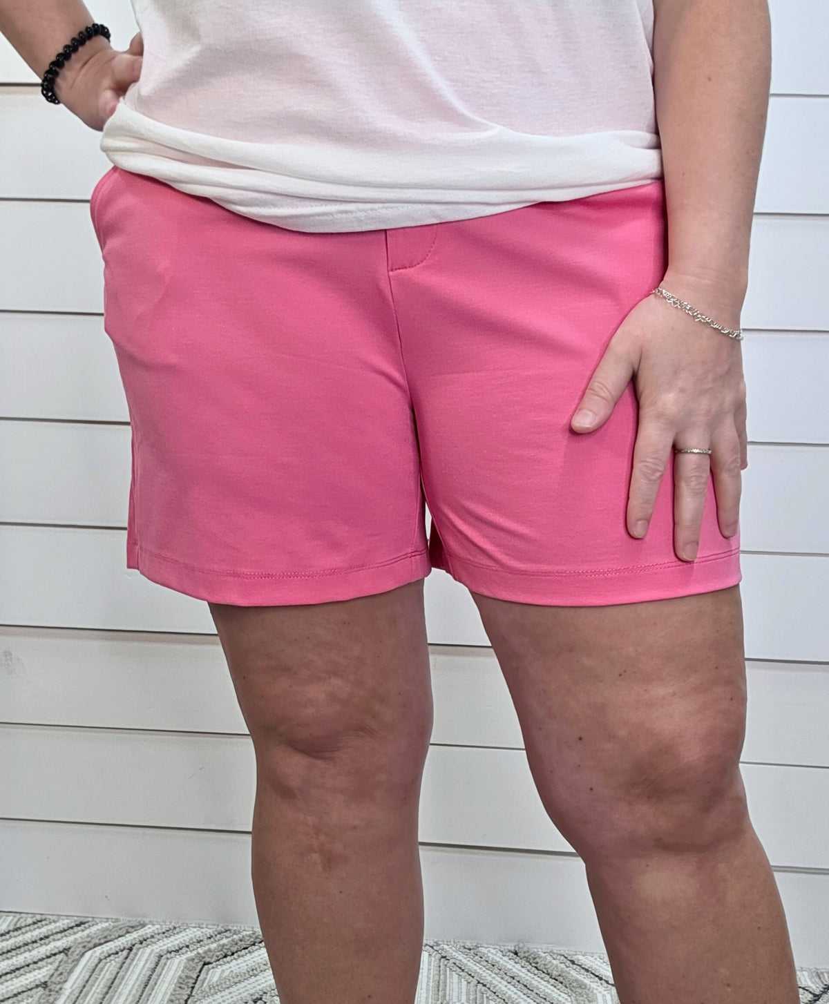 DEAR SCARLETT SHORTS - HOT PINK