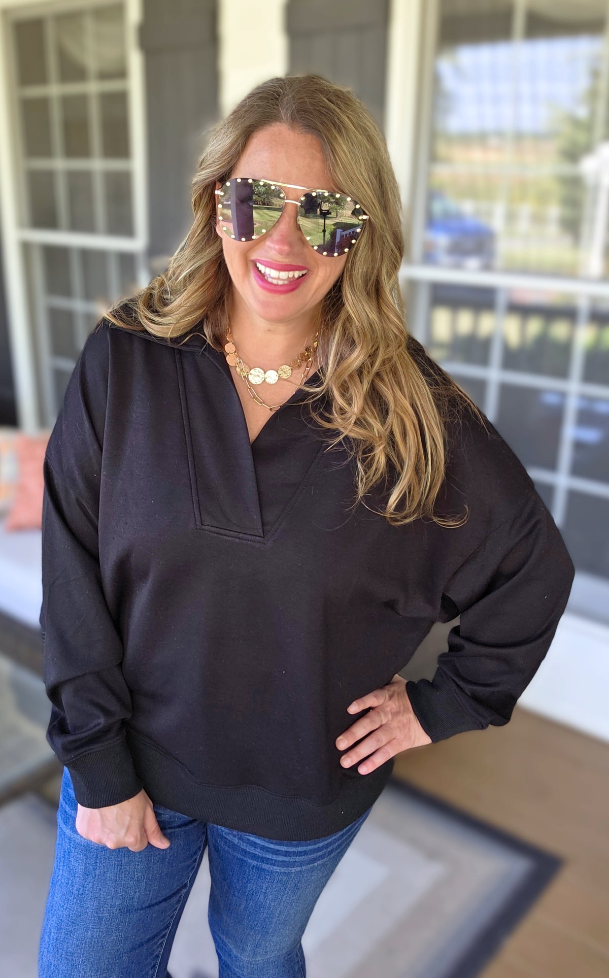 BLACK V NECK LAY DOWN COLLAR PULLOVER