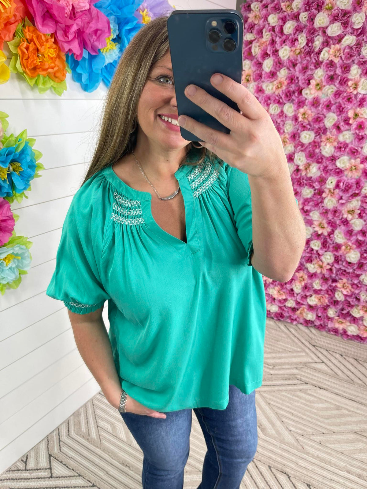 JADE SHORT SLEEVE SPLIT V-NECK TOP