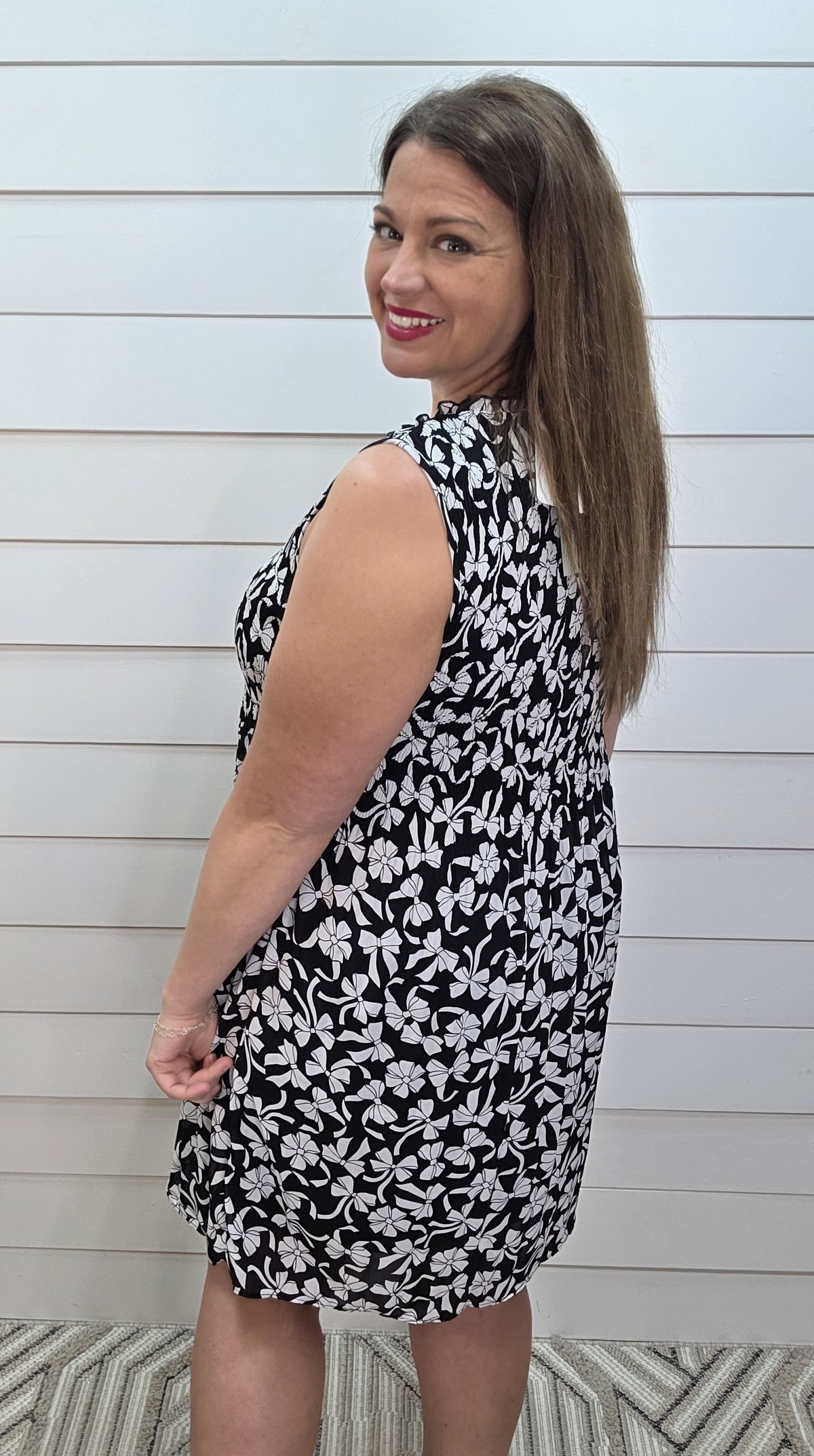 BLACK/WHITE LOOSE SMOCK BOW PRINT DRESS