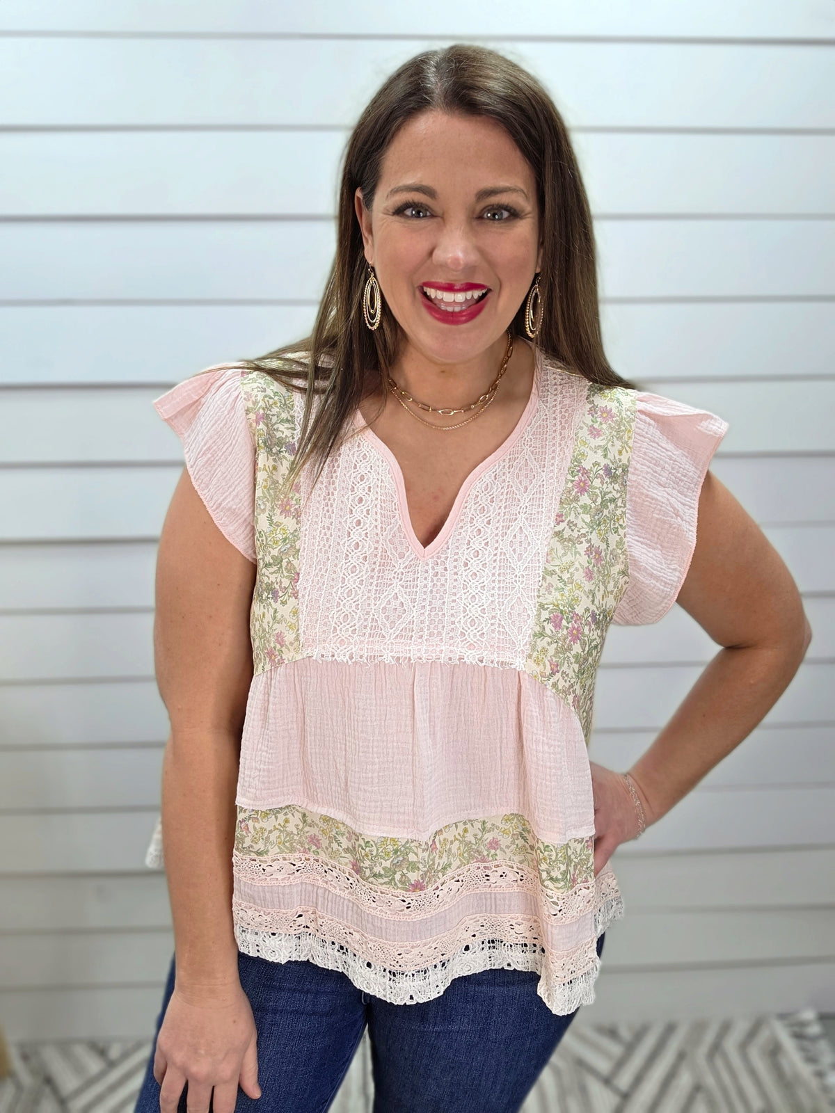 POL BLUSH FLORAL/LACE SLEEVELESS TANK TOP