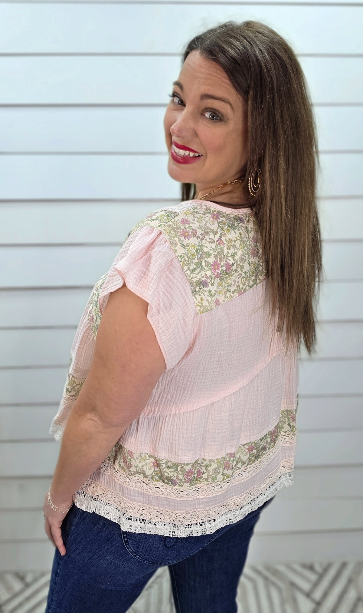POL BLUSH FLORAL/LACE SLEEVELESS TANK TOP