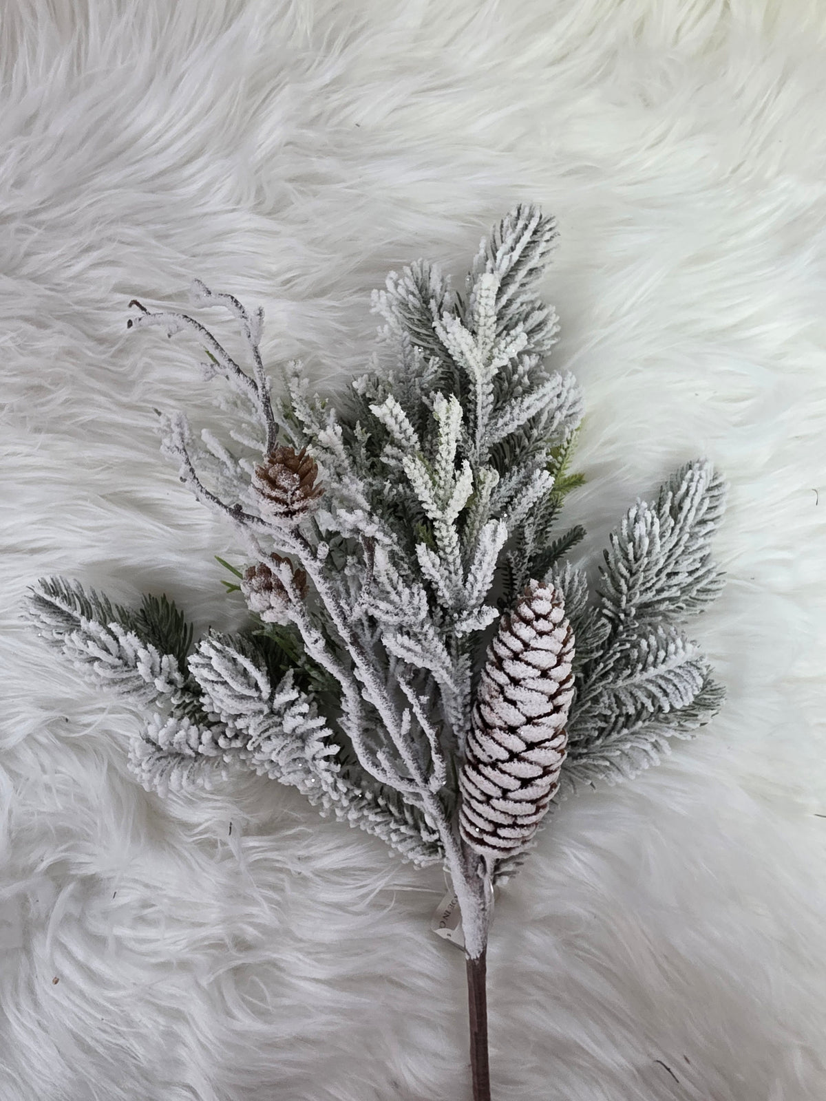 grshe - FLOCKED GREEREY W/ PINECONES PICK