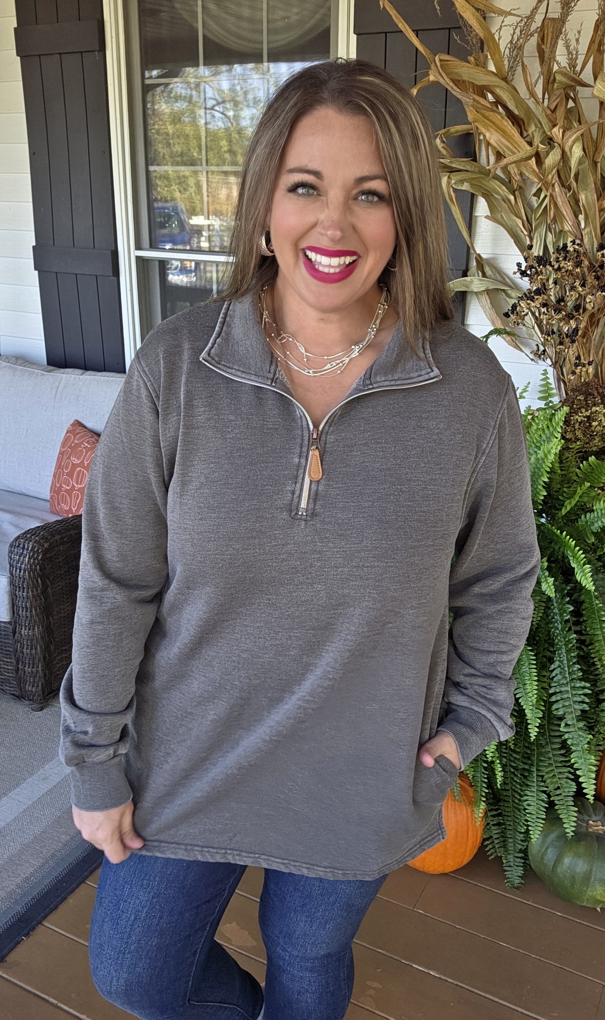 CHARCOAL MINERAL WASH QUARTER ZIP PULLOVER W/ POCKETS