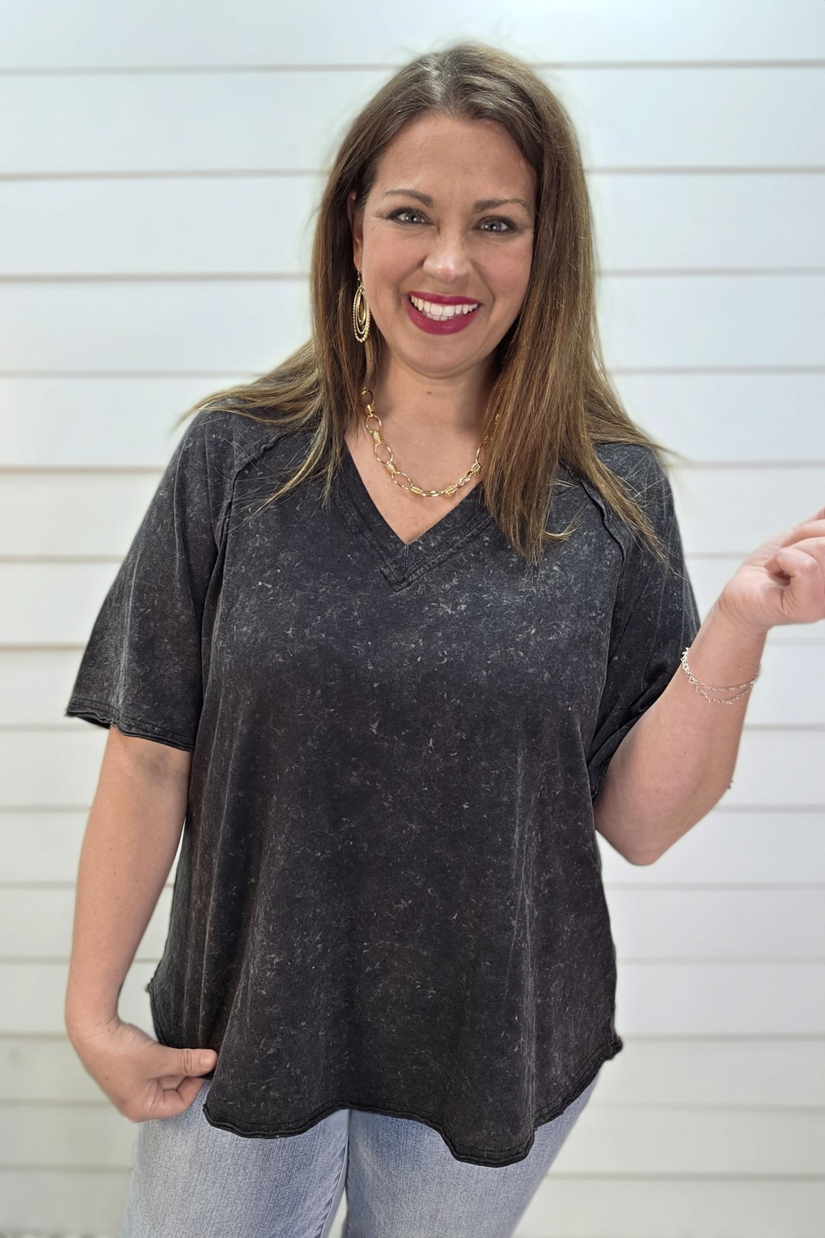 BLACK MINERAL WASH V NECK TOP