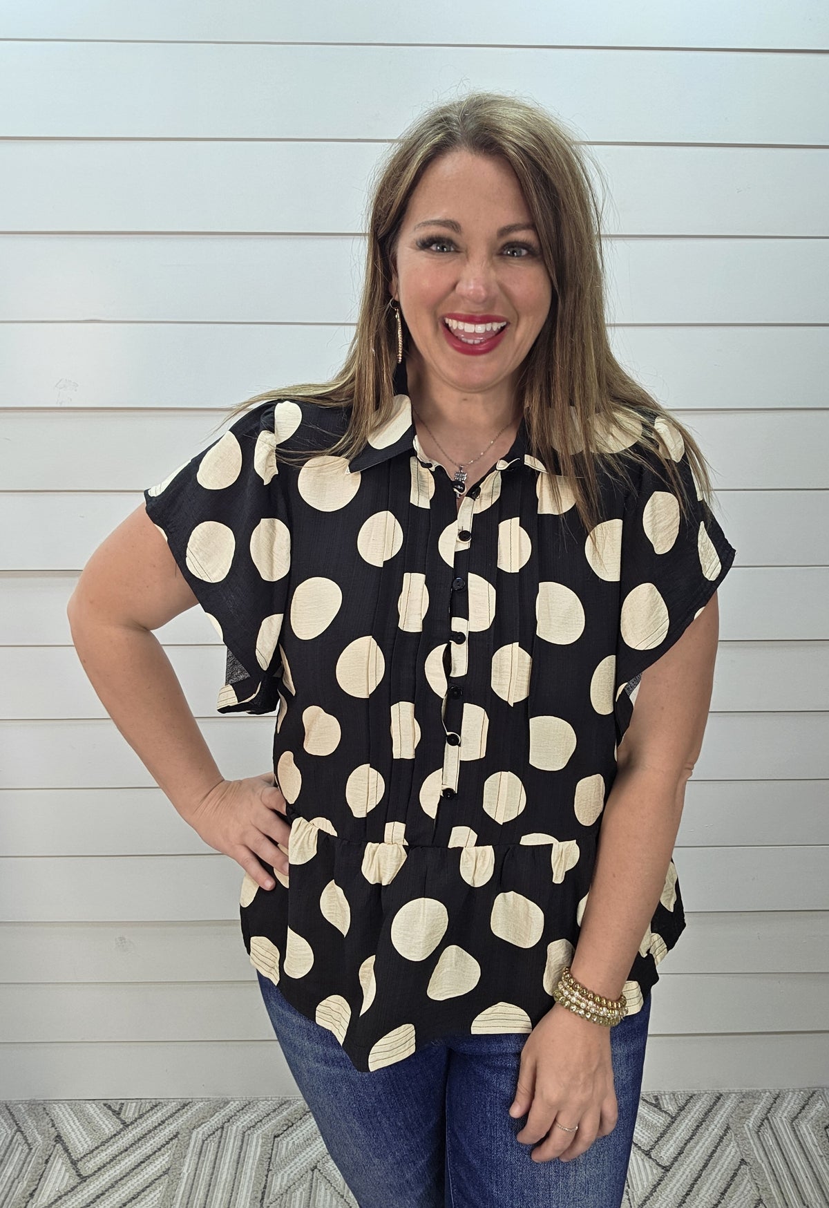 BLACK POLKADOT WOVEN TOP W/ RUFFLE HEM