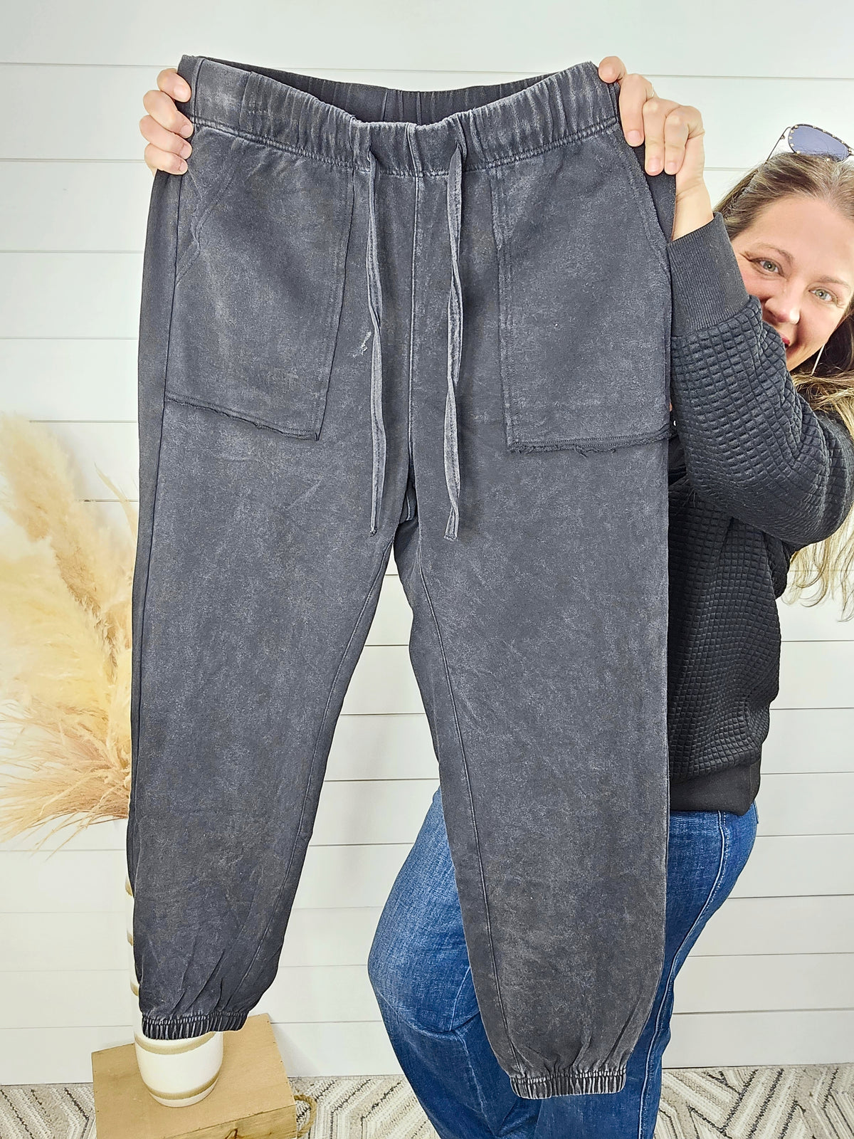 BLACK MINERAL WASH SWEATPANT JOGGER