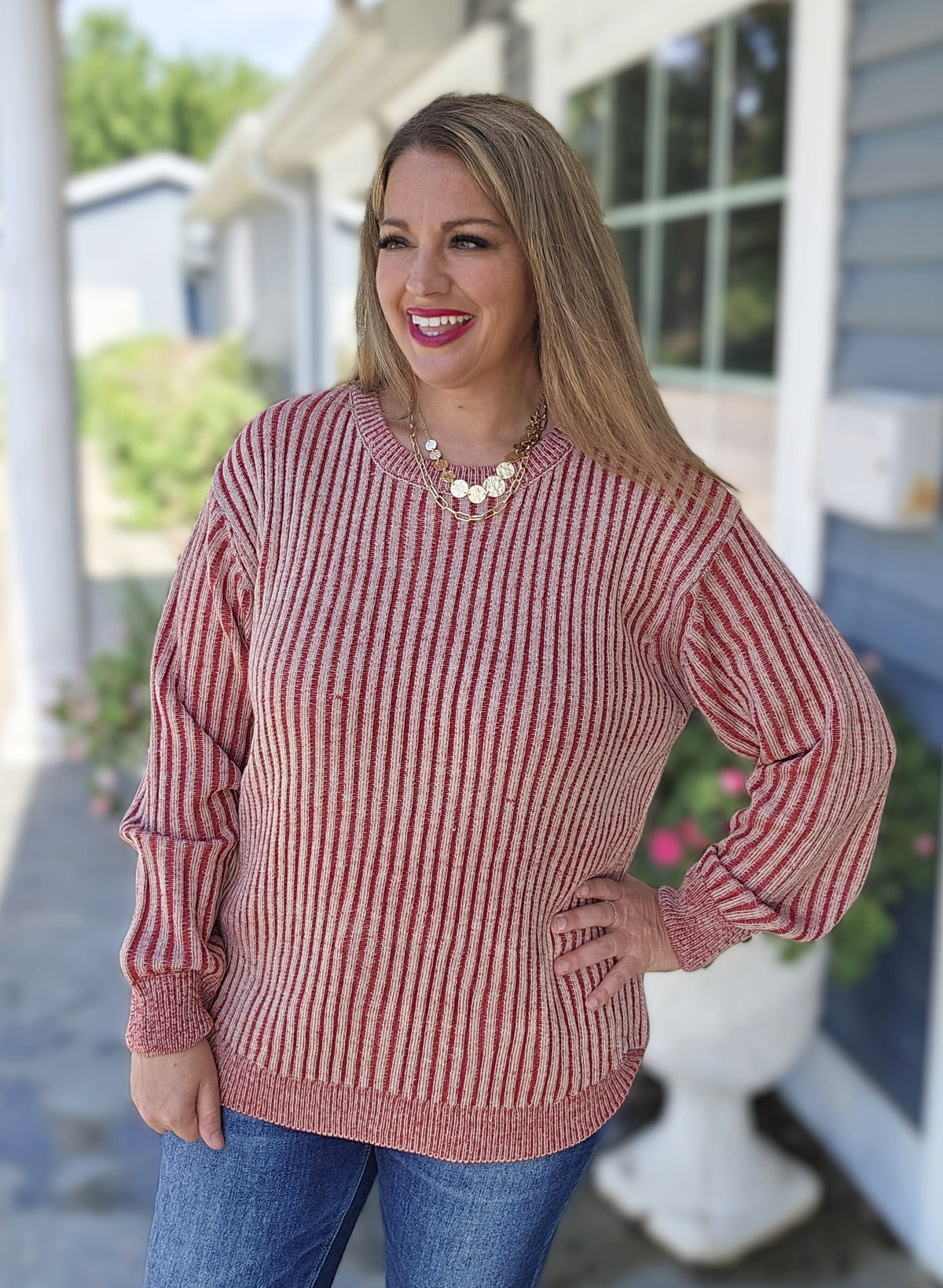 RED TWO TONE CURVED HEM SWEATER