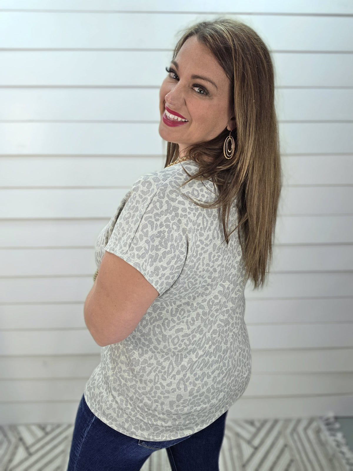 SILVER PETITE LEOPARD V NECK KNIT TOP