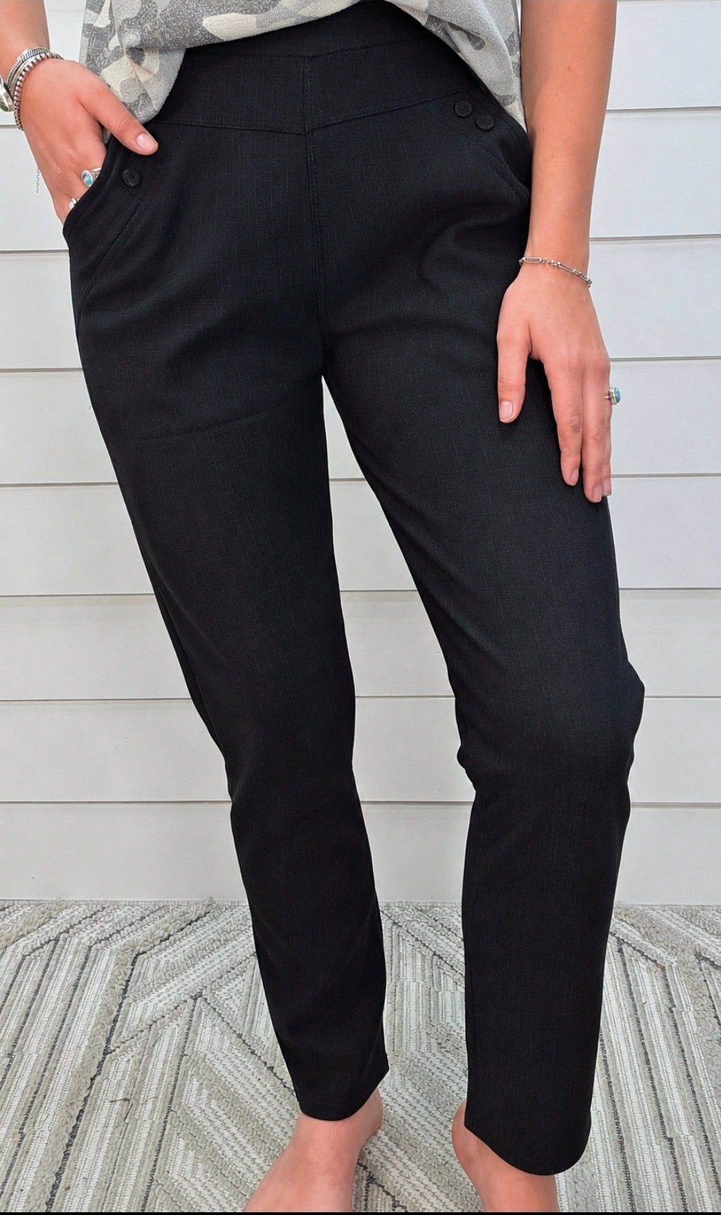 BLACK KNIT PULL ON PANTS WITH POCKETS