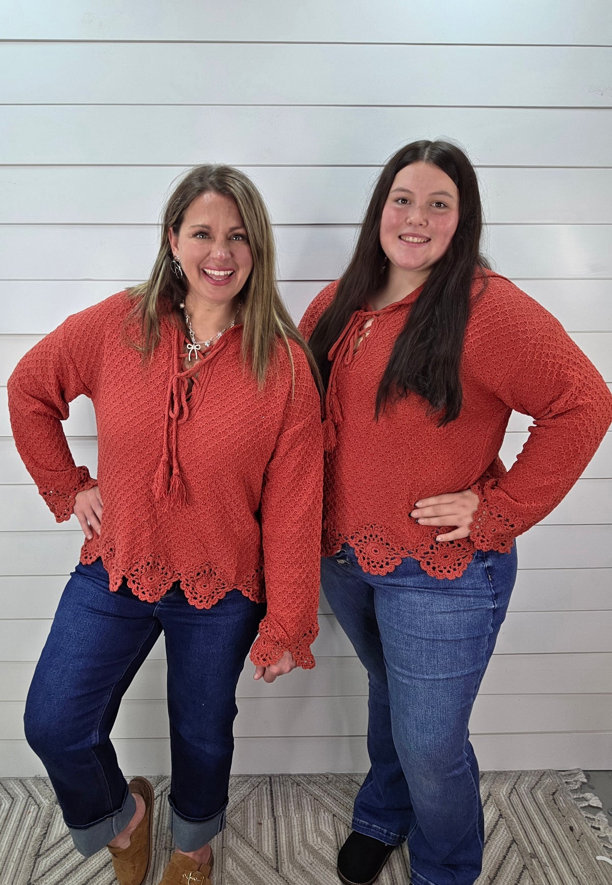 BOHO RED TEXTURED SCALLOPED TRIM PULLOVER SWEATER