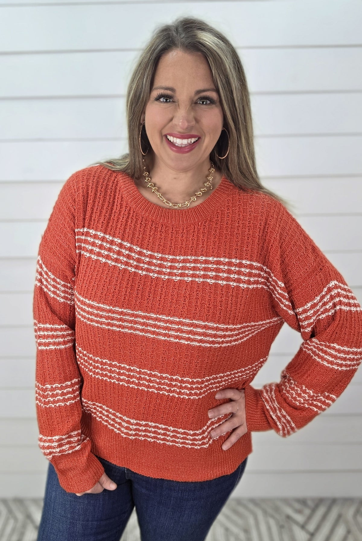 RED/CREAM TEXTURED STRIPED KNIT SWEATER