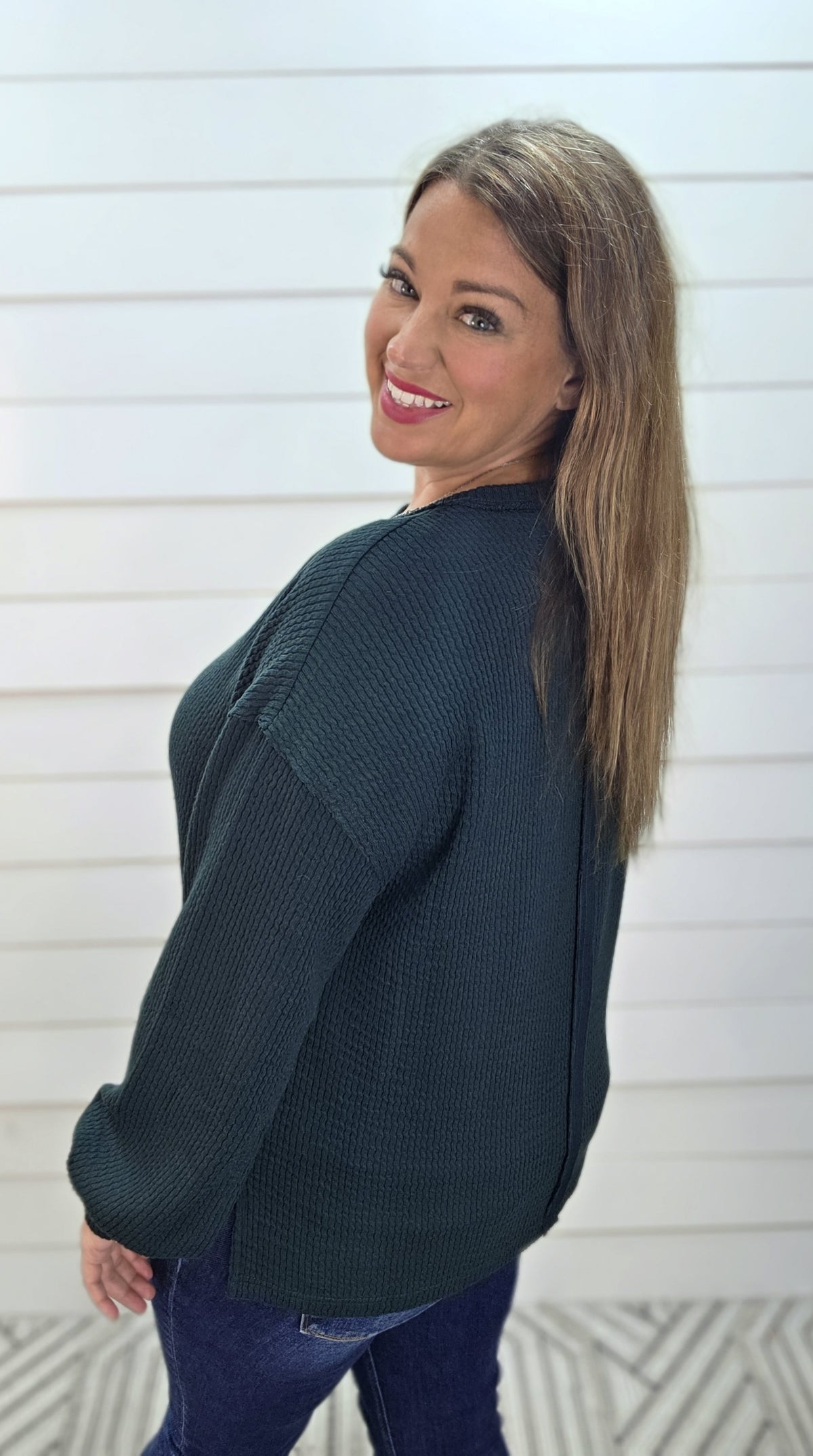 HUNTER GREEN Textured Exposed Seam Long Extended Sleeve Knit Top
