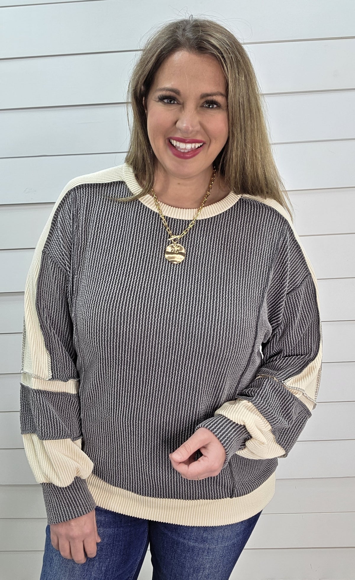 CHARCOAL/CREAM COLORBLOCK RAISED RIBBED KNIT TOP