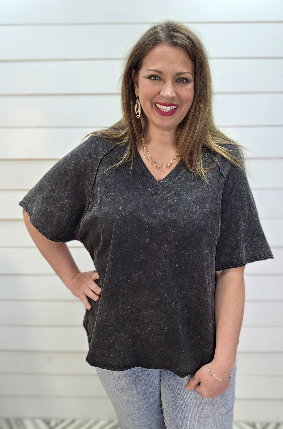 BLACK MINERAL WASH V NECK TOP