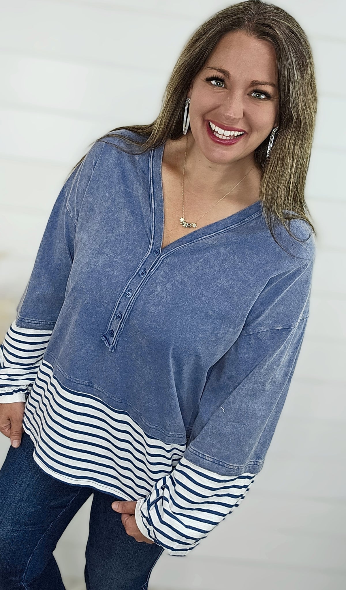 DENIM/STRIPED V NECK BUTTON MINERAL WASH TOP