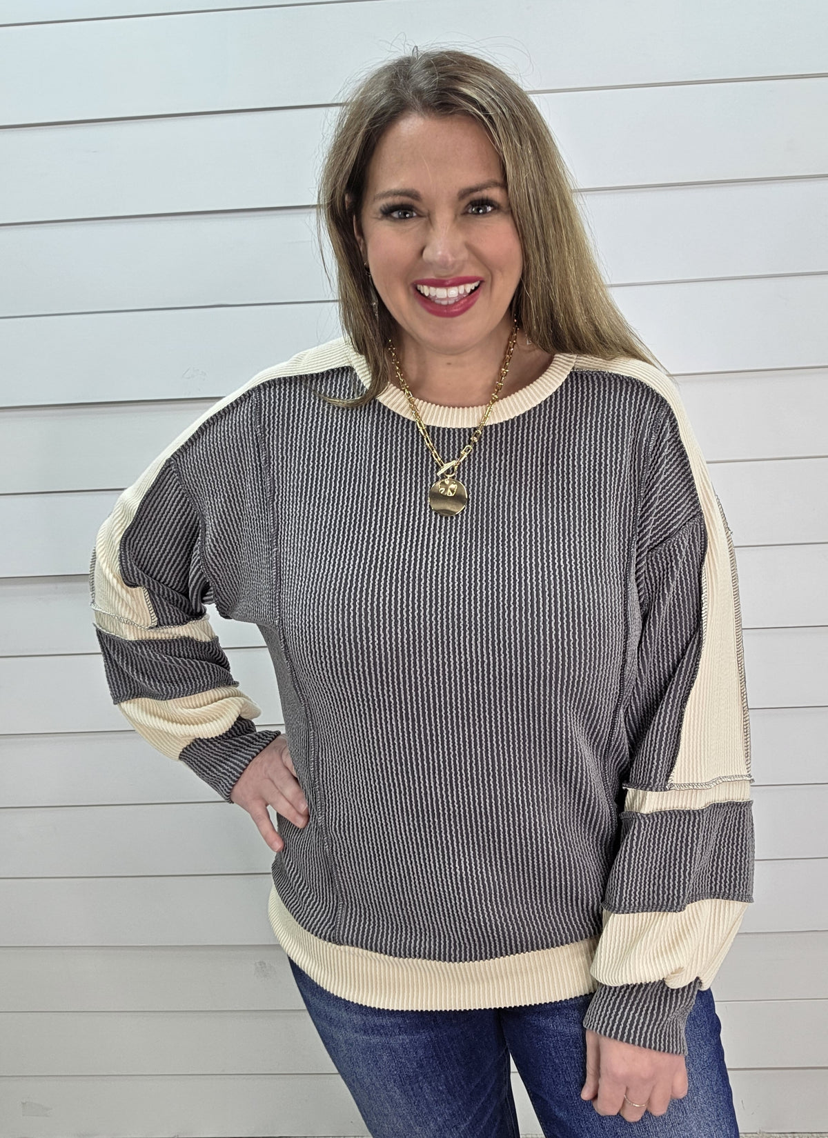 CHARCOAL/CREAM COLORBLOCK RAISED RIBBED KNIT TOP