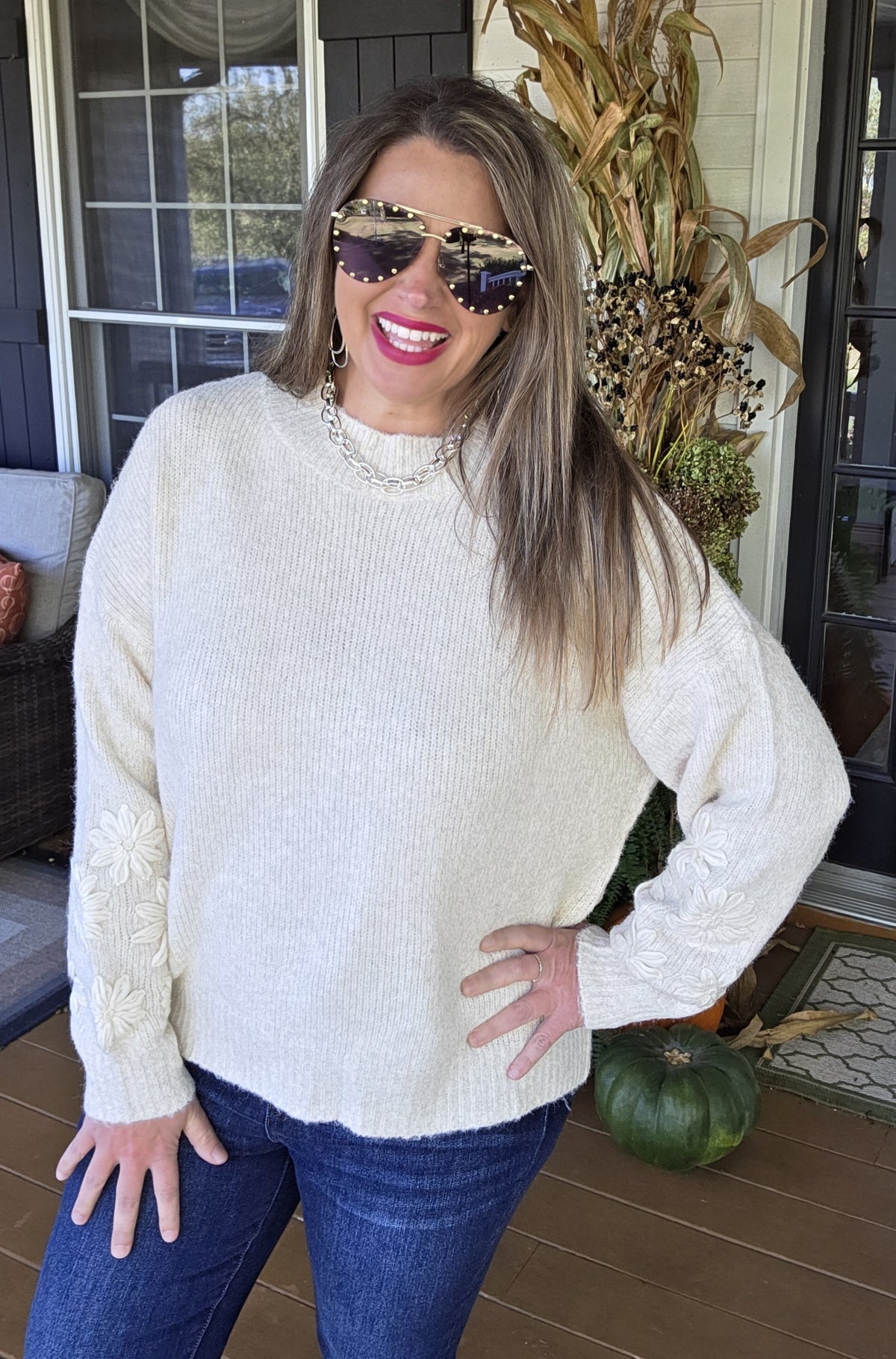 CREAM EMBROIDER FLORAL KNIT SWEATER