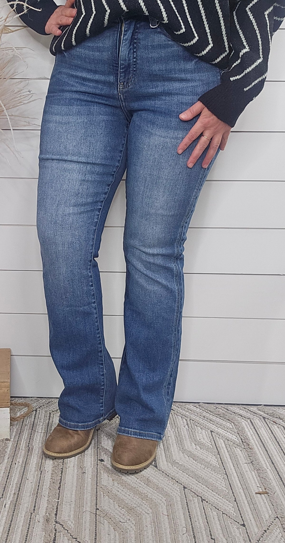 RFM HIGH RISE SLIMMER BOOT CUT JEANS