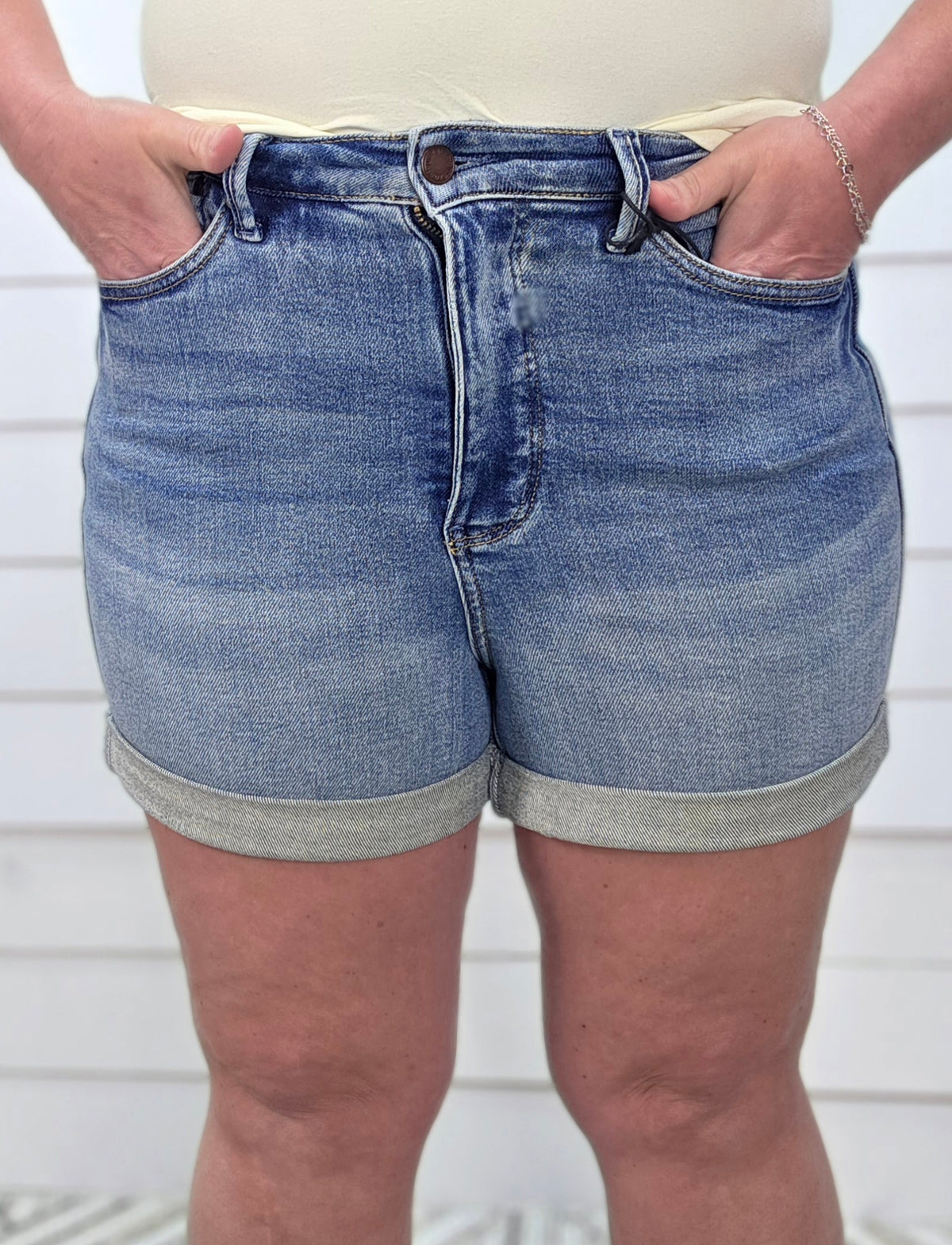 JUDY BLUE TUMMY CONTROL MEDIUM WASH CUFFED SHORTS