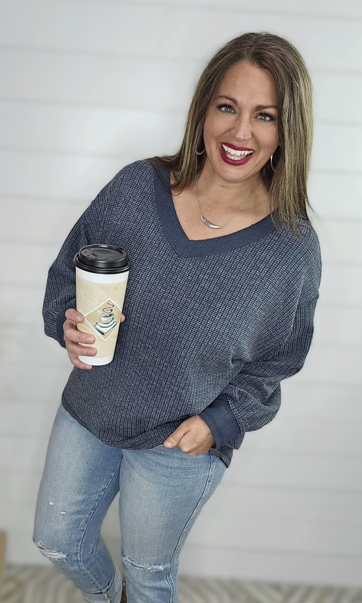 NAVY WAFFLE TEXTURED V NECK KNIT TOP