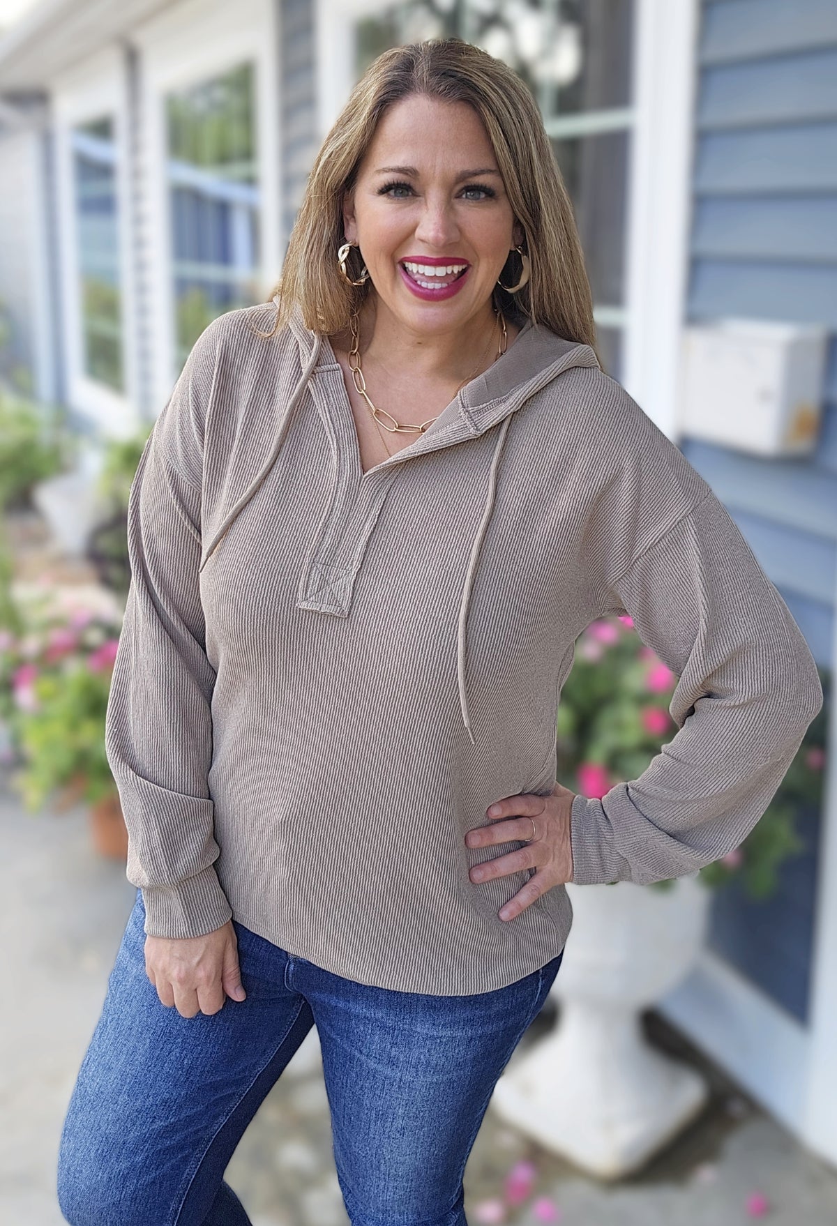 MOCHA RIBBED V NECK LIGHT WEIGHT HOODIE