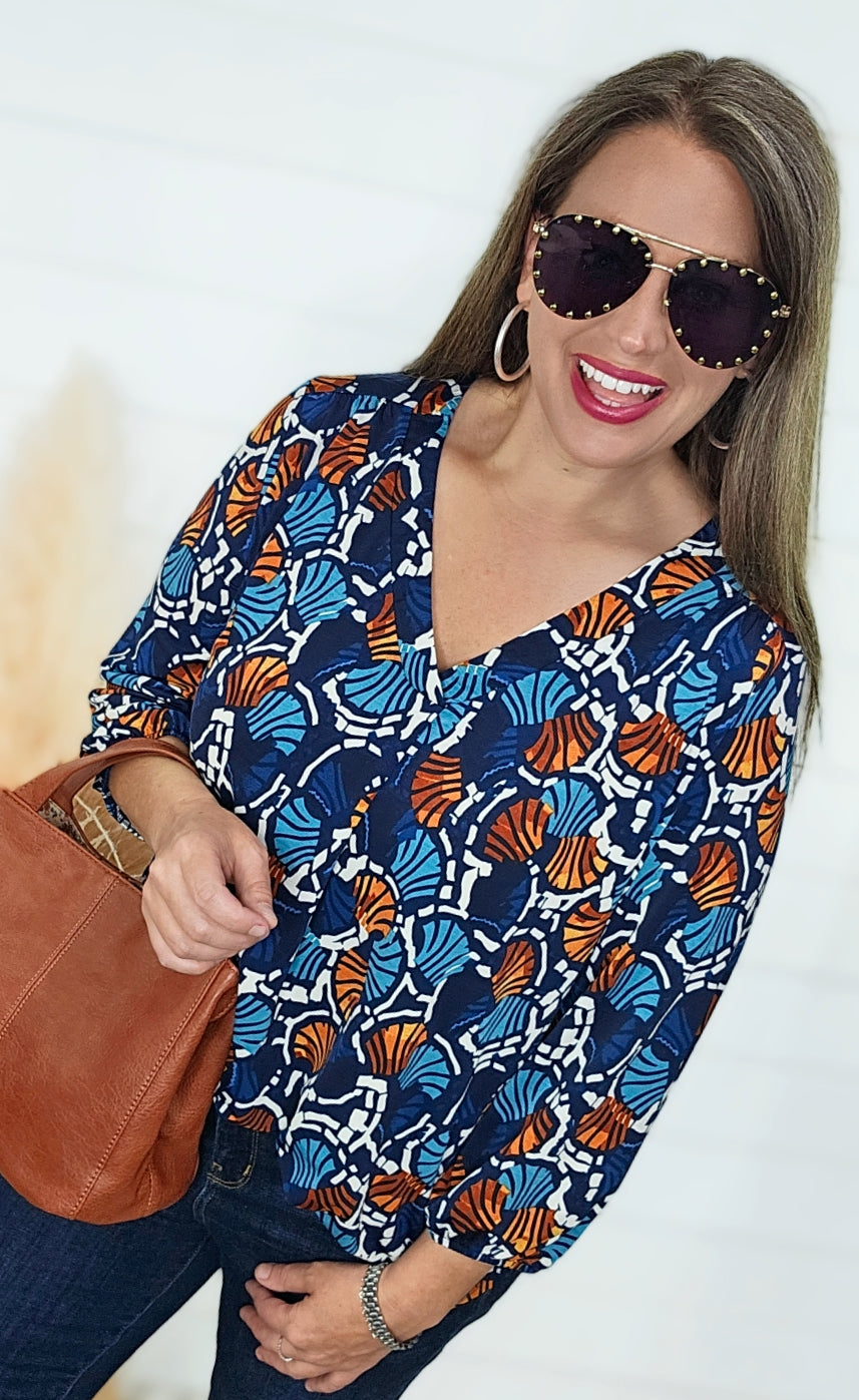 NAVY/RUST PRINTED V NECK WRINKLE FREE TOP