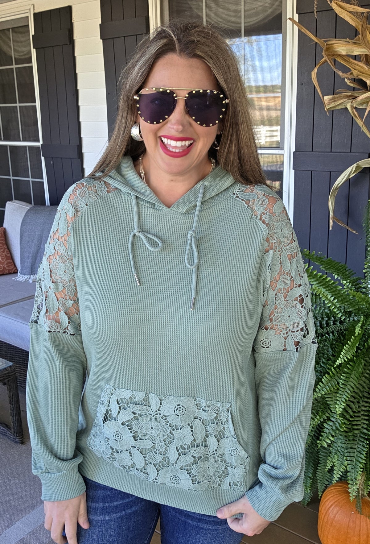 GREEN WAFFLE TEXTURED HOODIE W/ LACE TRIM